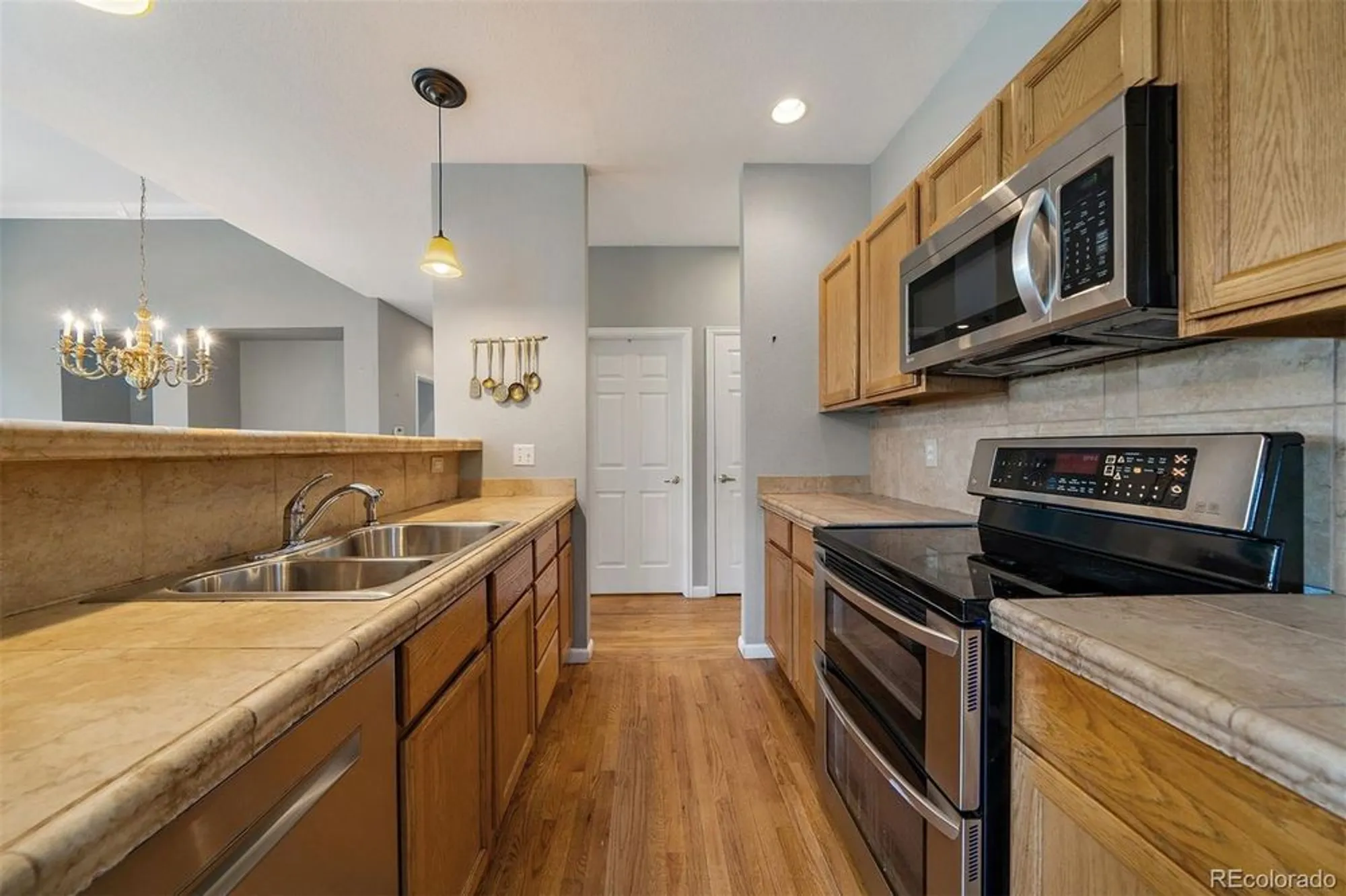 Property Slideshow image 12 of 28 | 2788 w greens dr, Littleton, CO, 80123