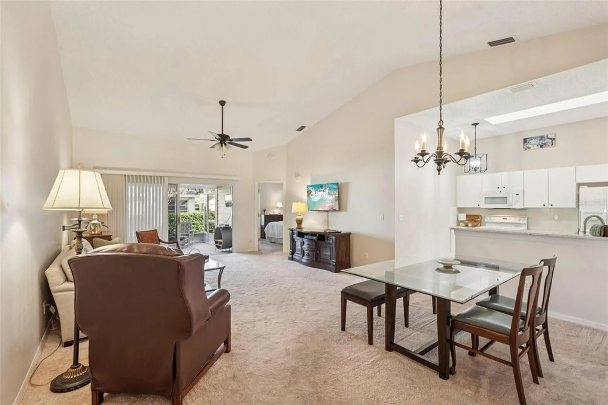 Property Slideshow image 4 of 57 | 2433 new haven cir, Sun City Center, FL, 33573