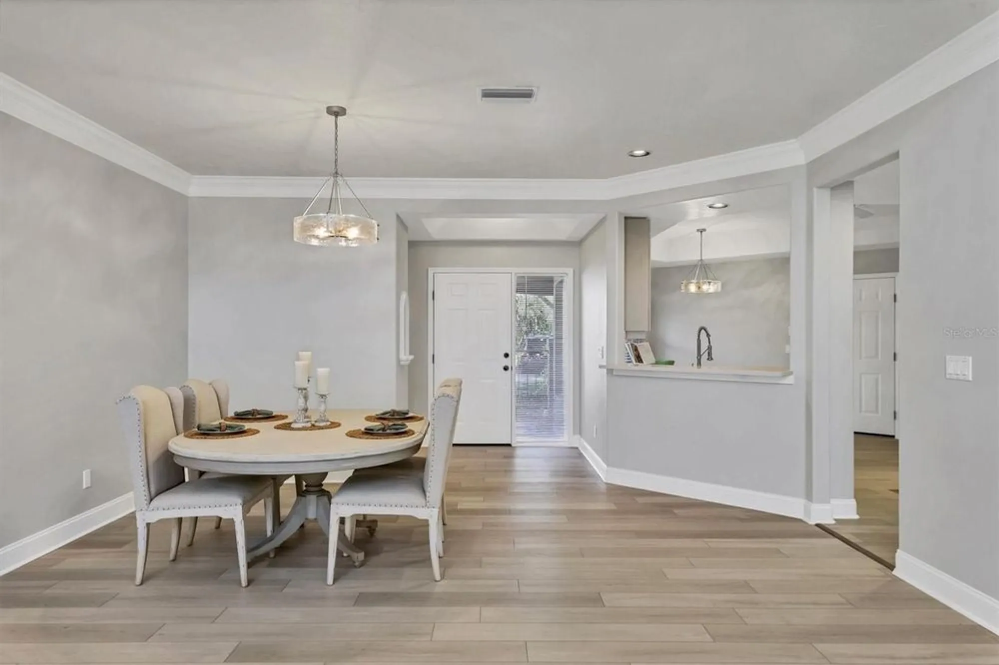 Property Slideshow image 14 of 71 | 1703 starling dr # 1703, Sarasota, FL, 34231
