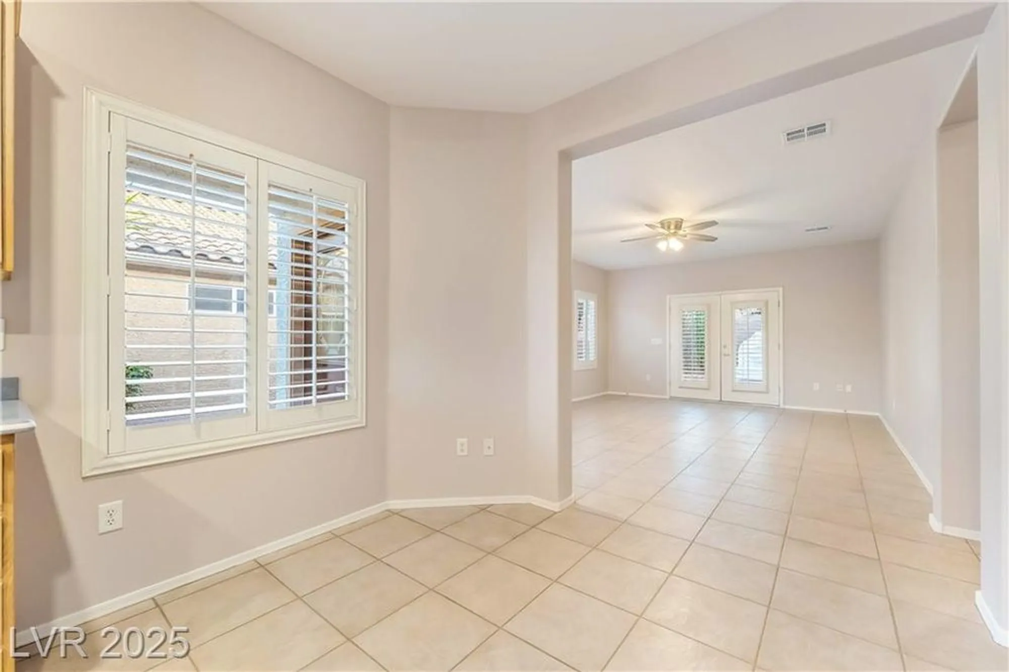 Property Slideshow image 14 of 52 | 2810 meadow park ave, Henderson, NV, 89052
