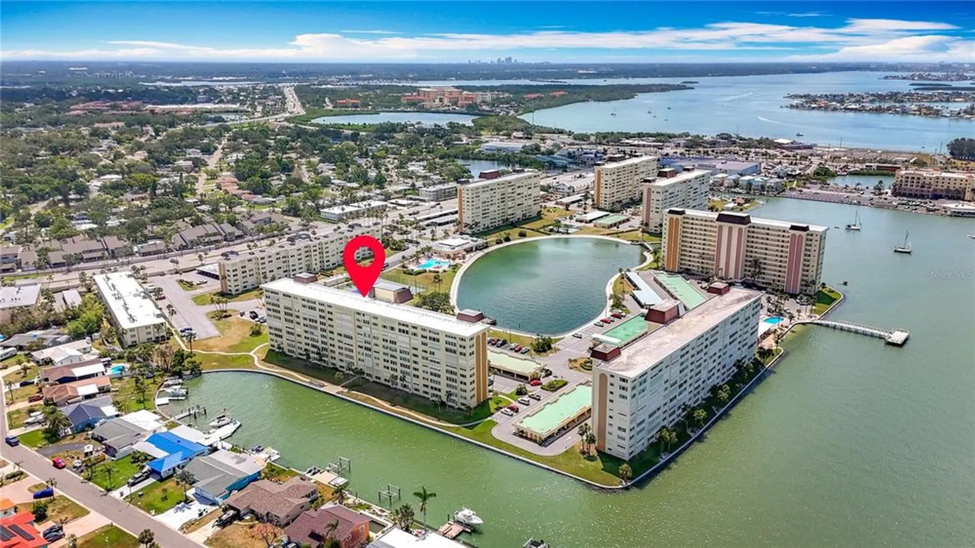 Property Slideshow image 5 of 61 | 4725 cove cir apt 908, St Petersburg, FL, 33708