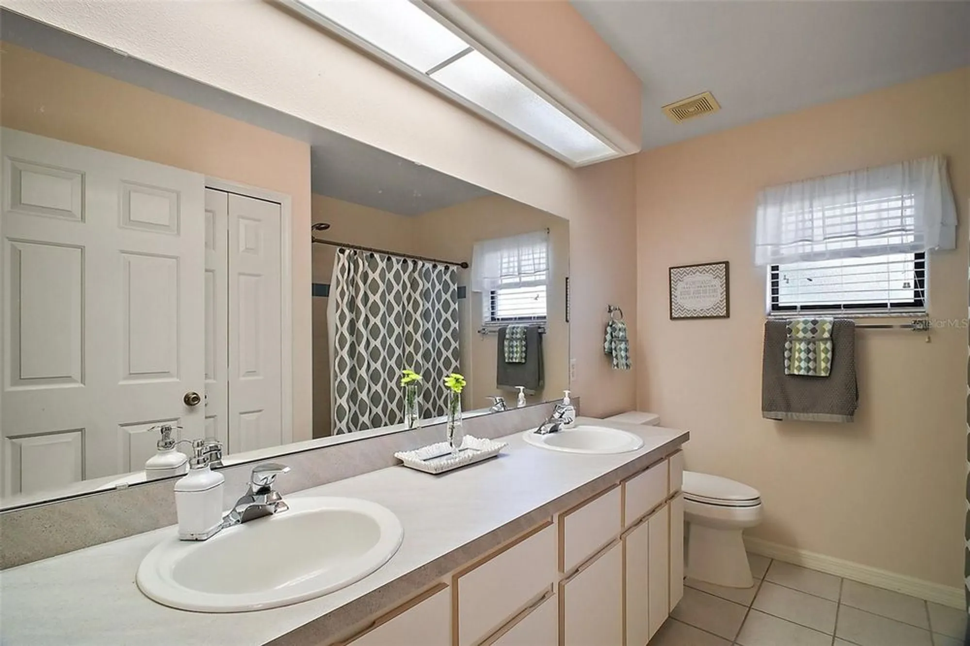 Property Slideshow image 17 of 29 | 27022 racquet cir, Leesburg, FL, 34748