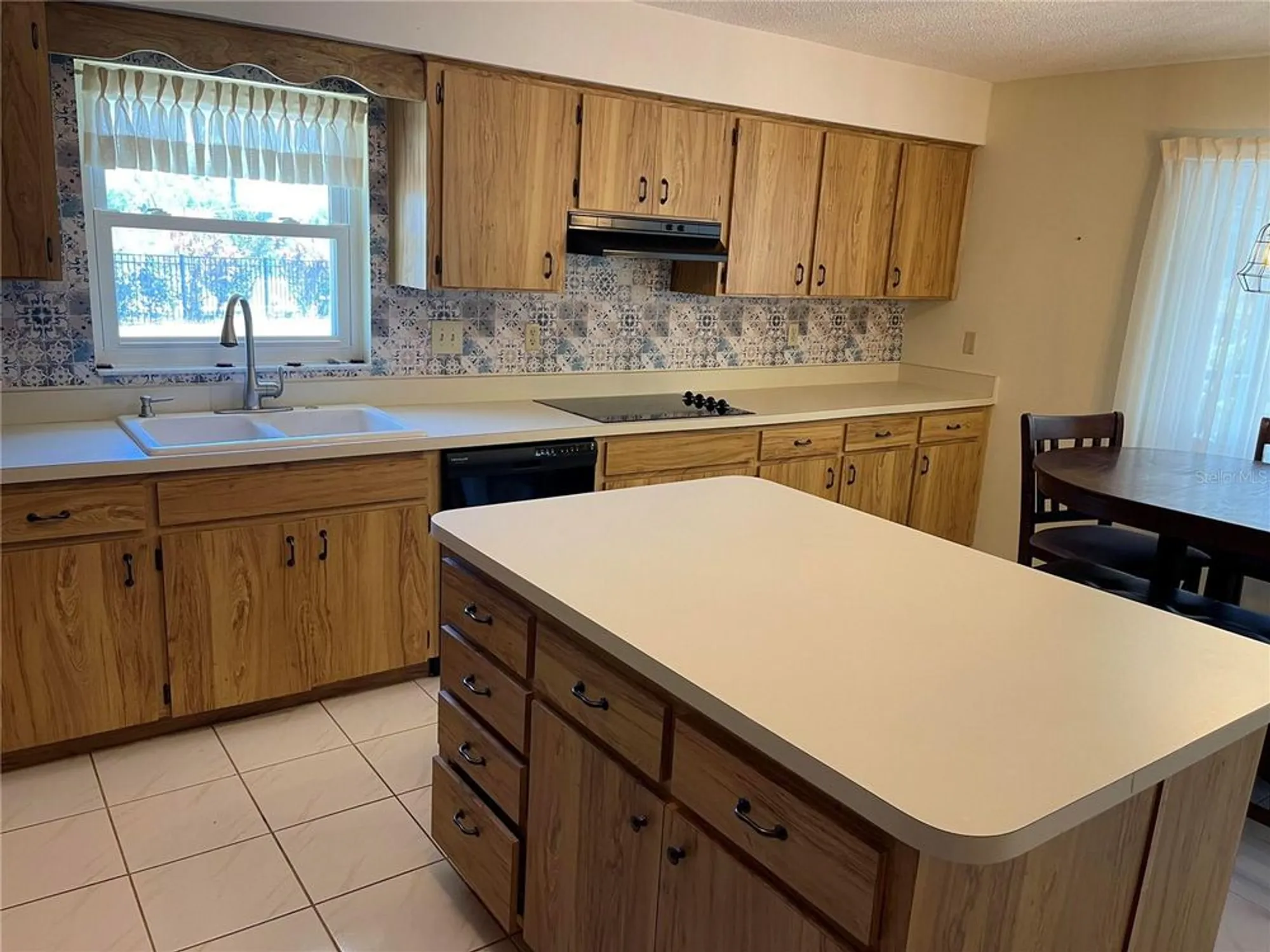 Property Slideshow image 15 of 22 | 420 s brockfield dr, Sun City Center, FL, 33573