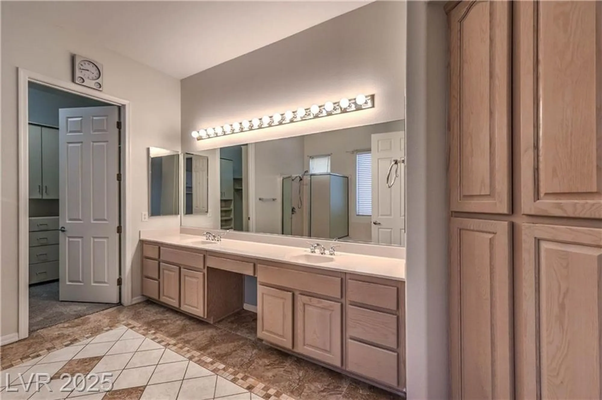Property Slideshow image 16 of 35 | 2563 collinsville dr, Henderson, NV, 89052