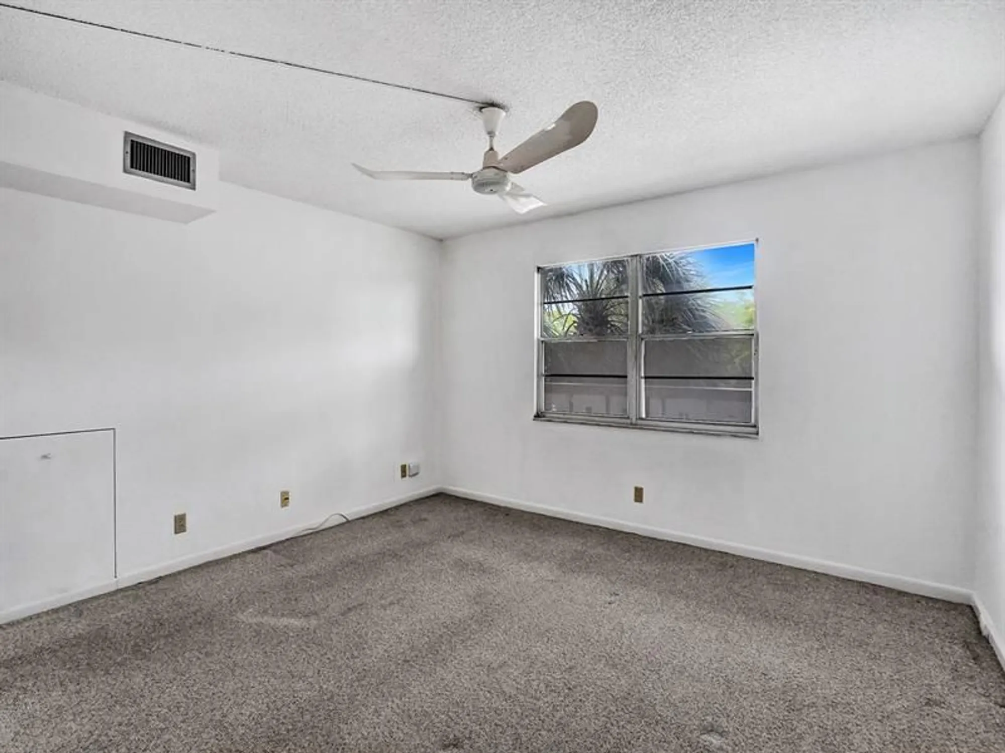 Property Slideshow image 31 of 64 | 3002 portofino isle c3, Coconut Creek, FL, 33066