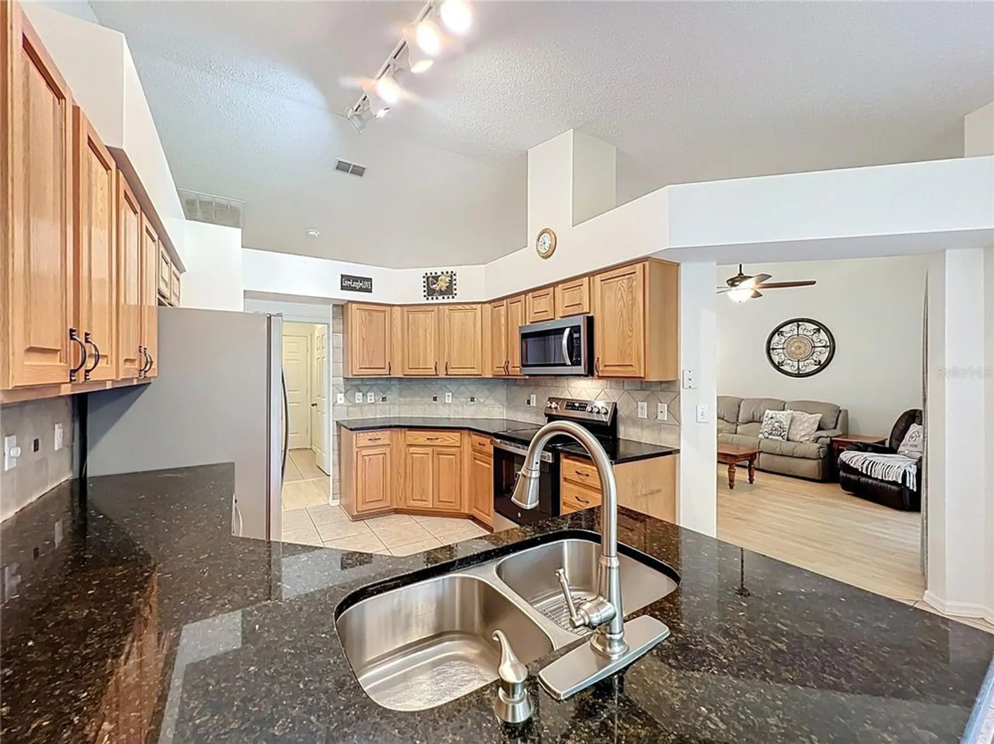 Property Slideshow image 15 of 58 | 5053 el destino dr, Leesburg, FL, 34748