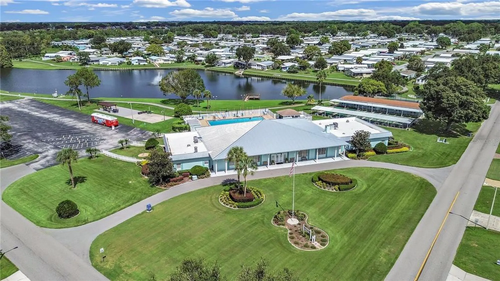 Property Slideshow image 34 of 45 | 4909 foxwood lake dr, Lakeland, FL, 33810