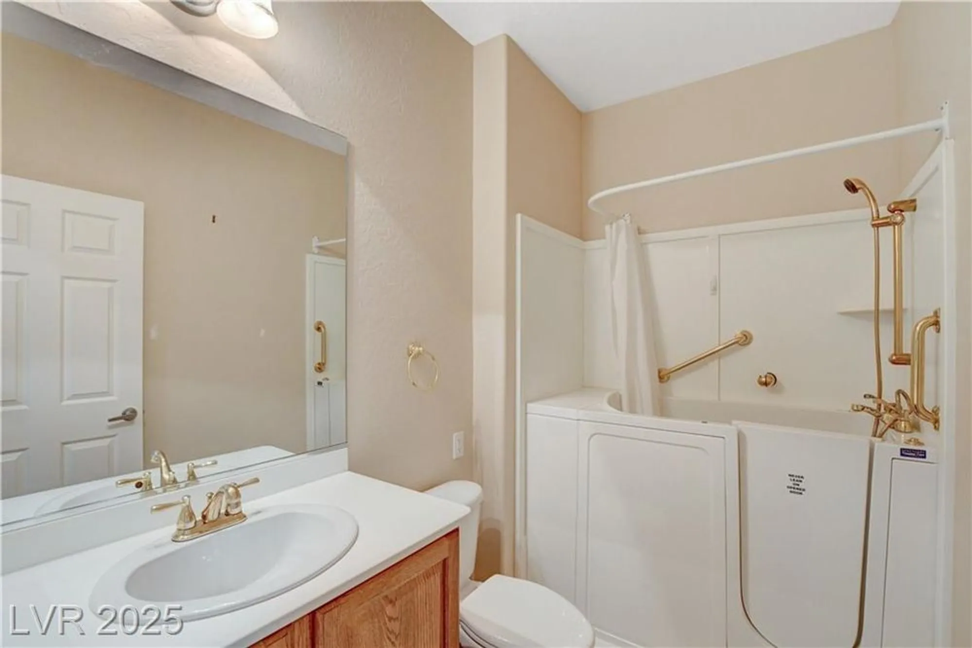 Property Slideshow image 8 of 19 | 2554 crater rock st, Henderson, NV, 89044