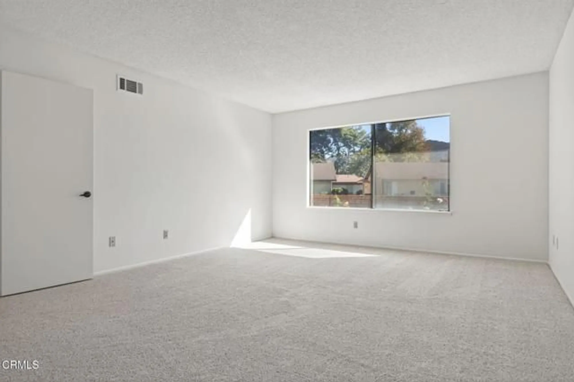 Property Slideshow image 26 of 52 | 17164 village 17, Camarillo, CA, 93012