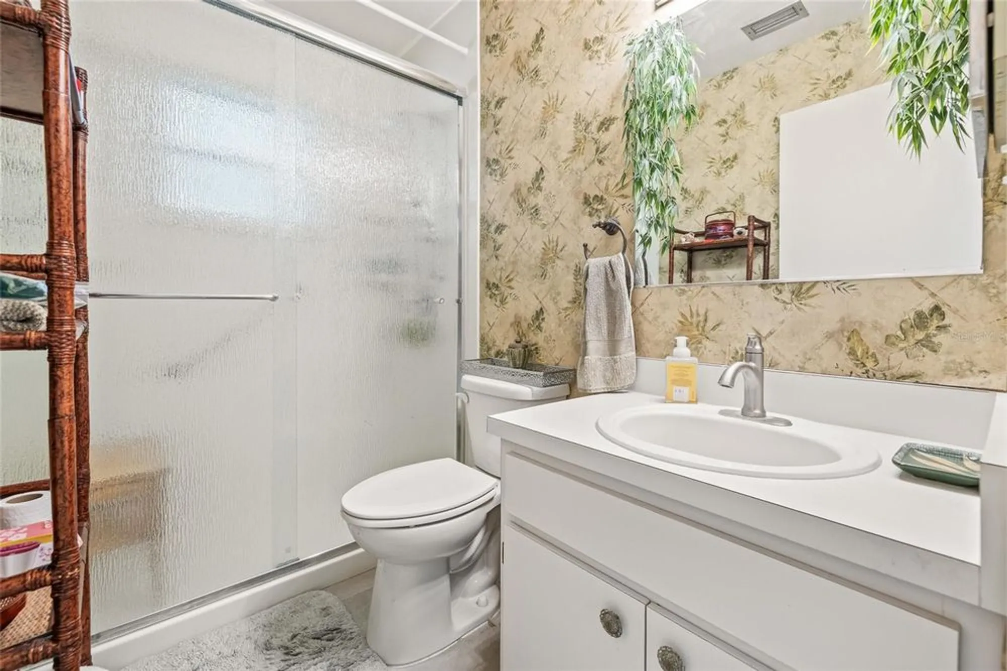 Property Slideshow image 19 of 36 | 213 genet ct, Sun City Center, FL, 33573