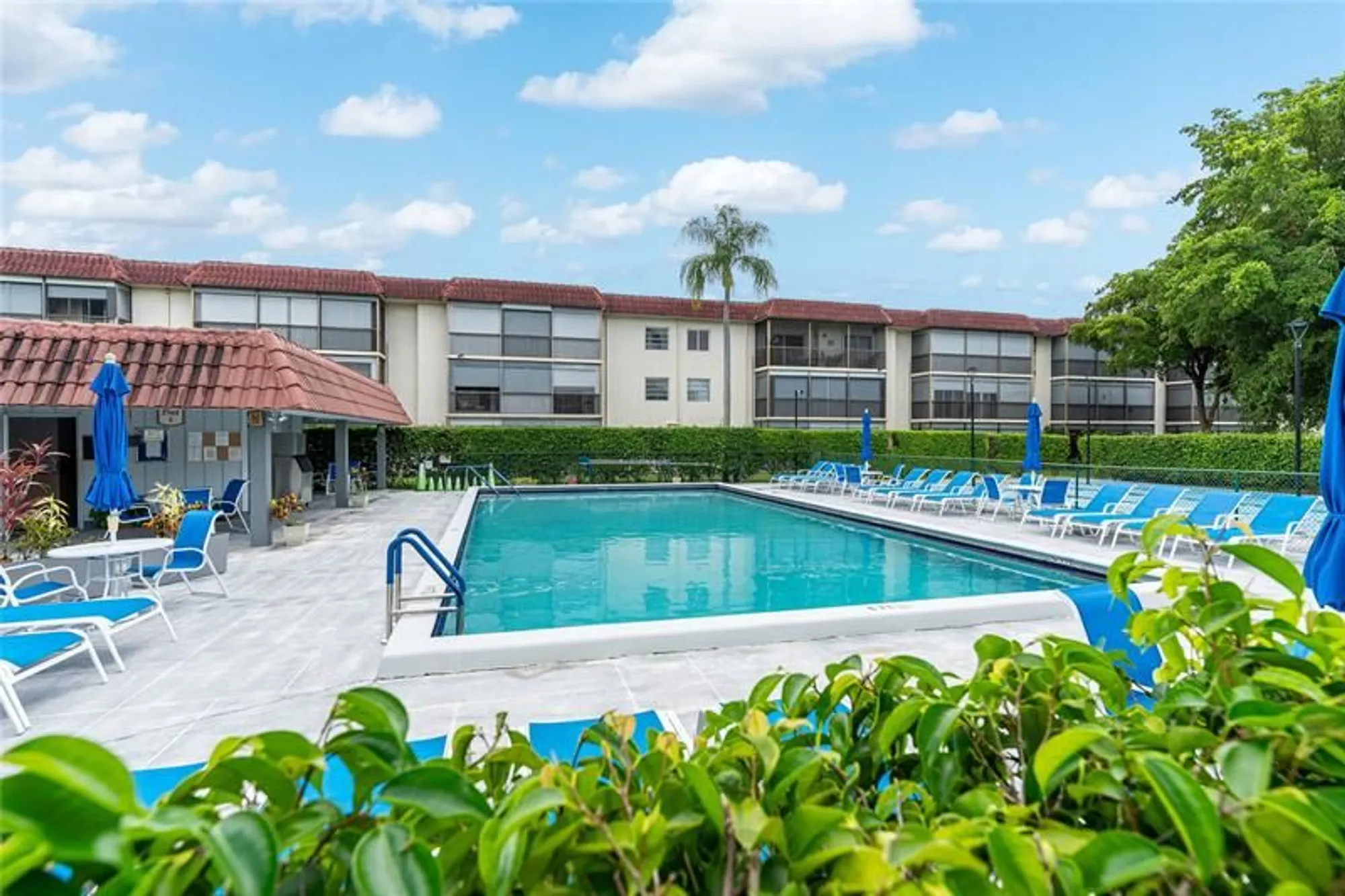 Property Slideshow image 17 of 57 | 271 s hollybrook dr 304, Pembroke Pines, FL, 33025