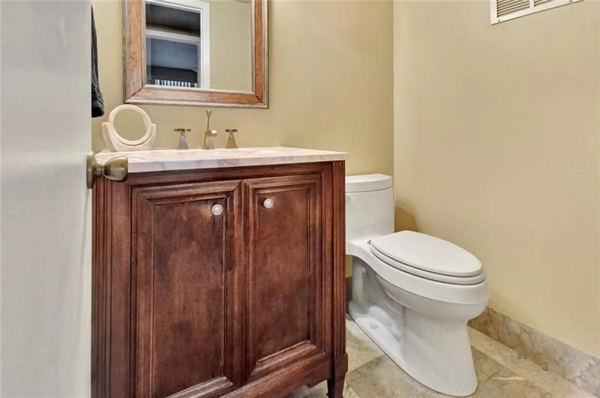 Property Slideshow image 12 of 26 | 33 fanshaw a # 33, Boca Raton, FL, 33434