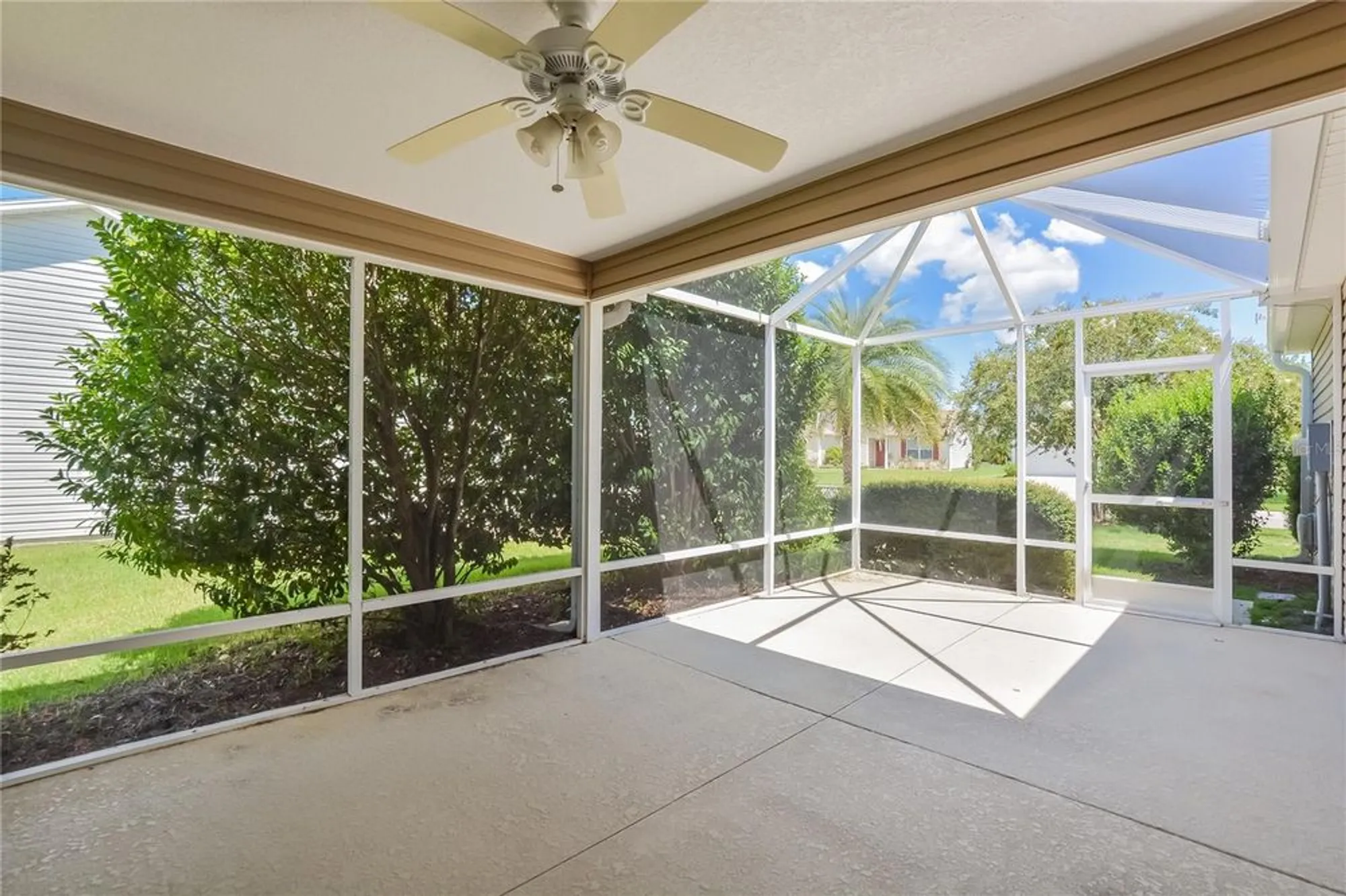Property Slideshow image 7 of 15 | 2572 berrington loop, The Villages, FL, 32162