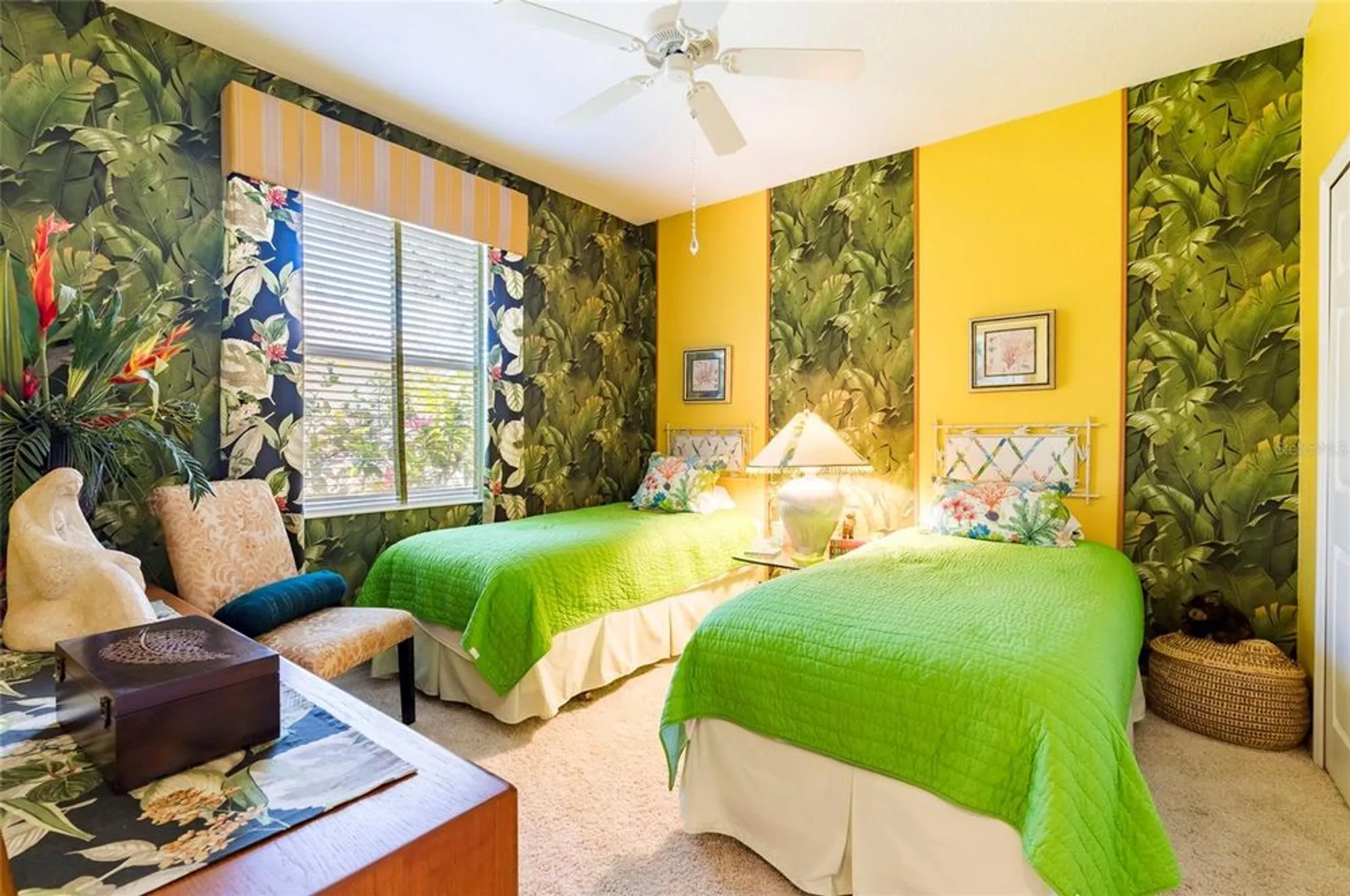 Property Slideshow image 33 of 50 | 4740 carrington cir, Sarasota, FL, 34243