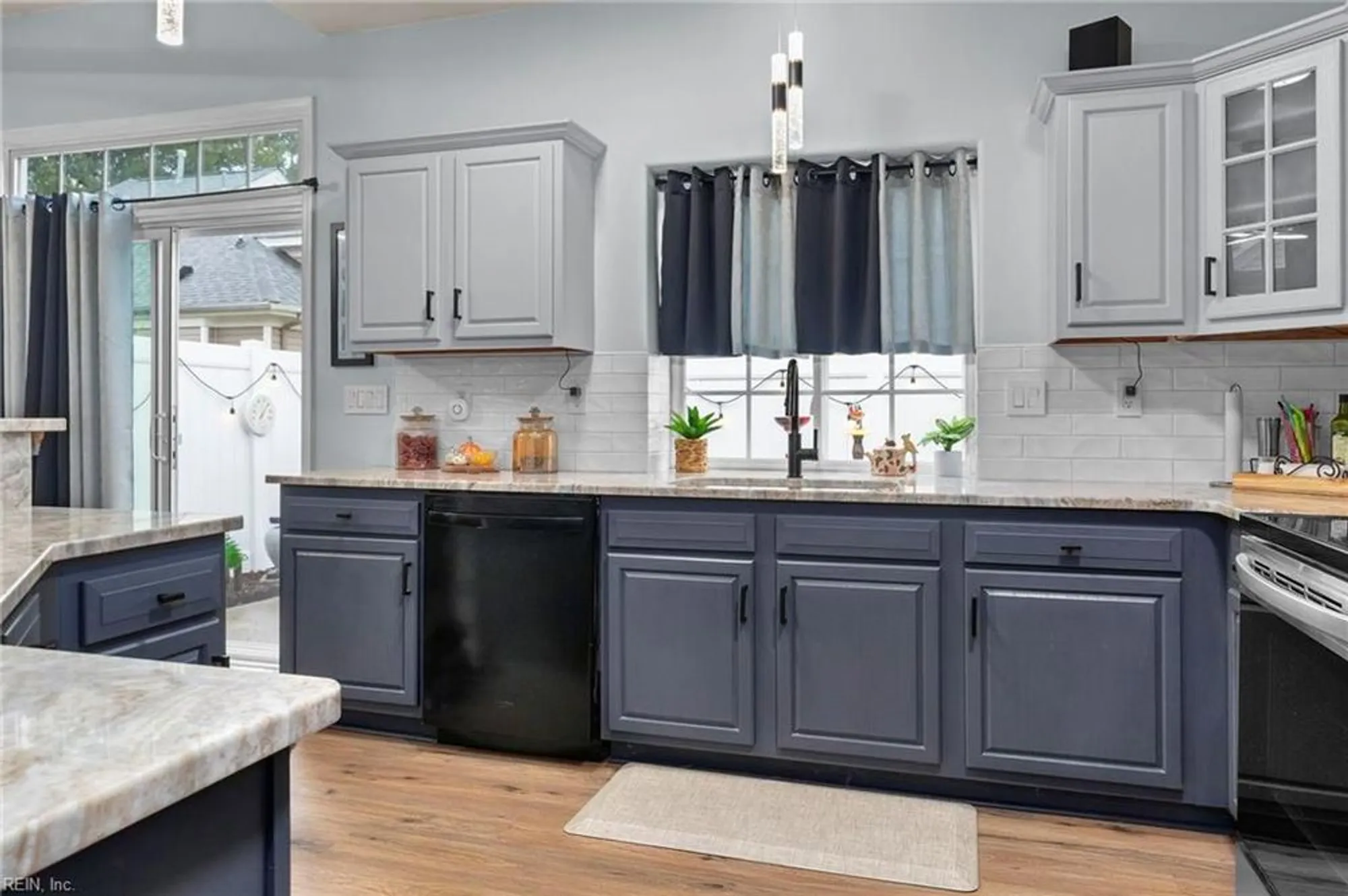 Property Slideshow image 9 of 45 | 805 calvert ct, Chesapeake, VA, 23320