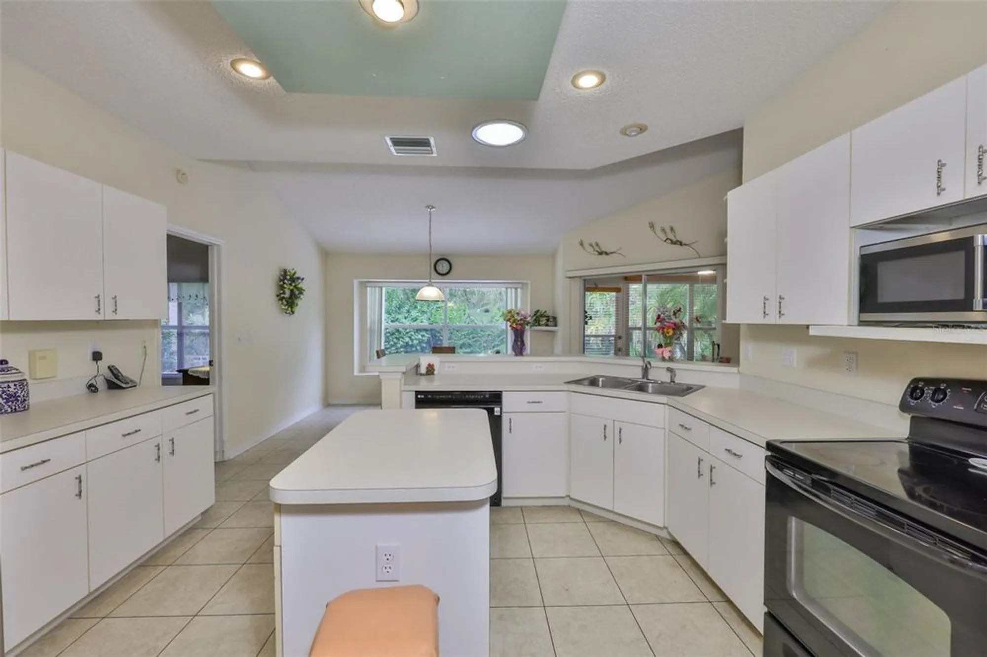 Property Slideshow image 15 of 55 | 2216 w del webb blvd, Sun City Center, FL, 33573