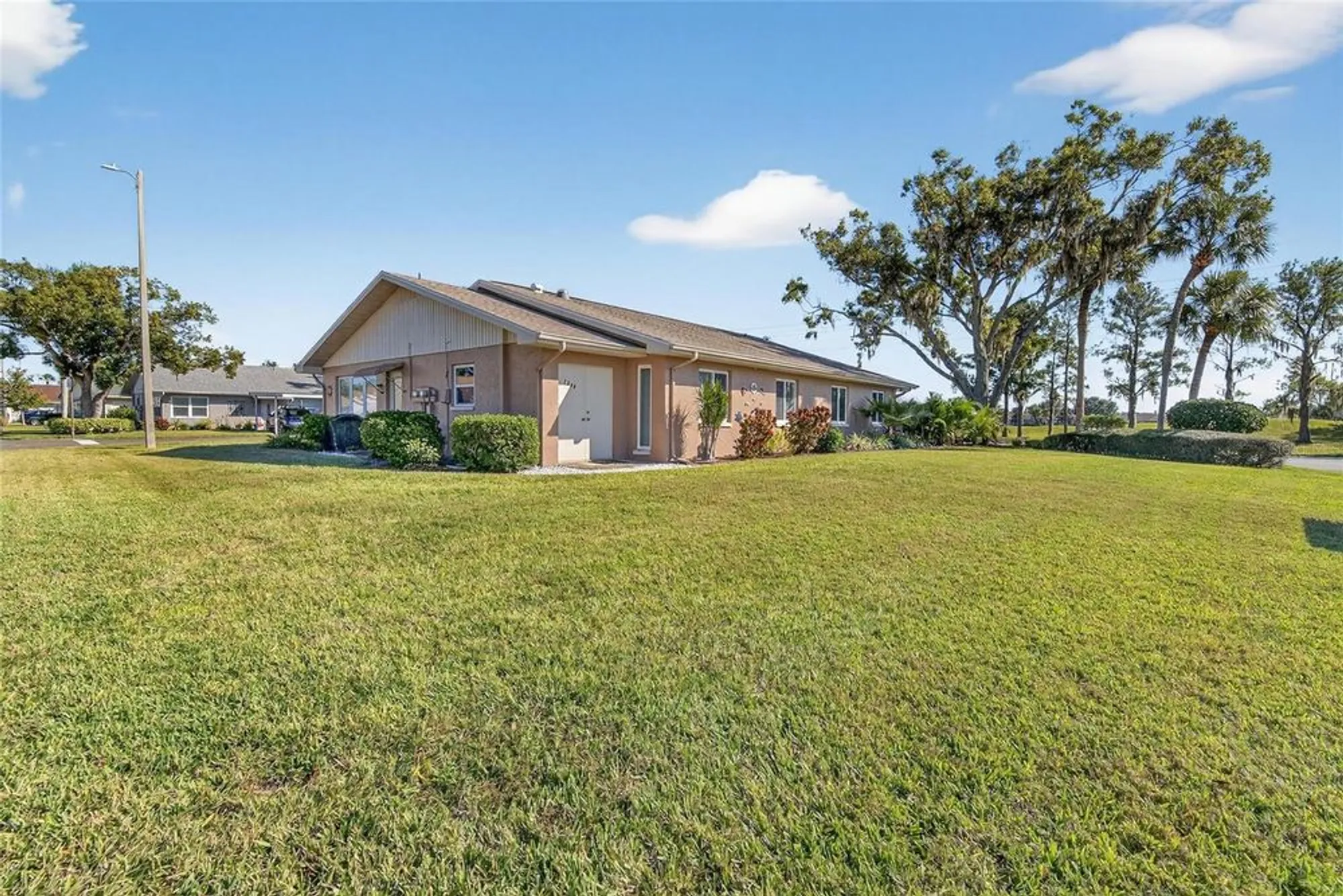 Property Slideshow image 37 of 62 | 2248 greenwich dr # 64, Sun City Center, FL, 33573