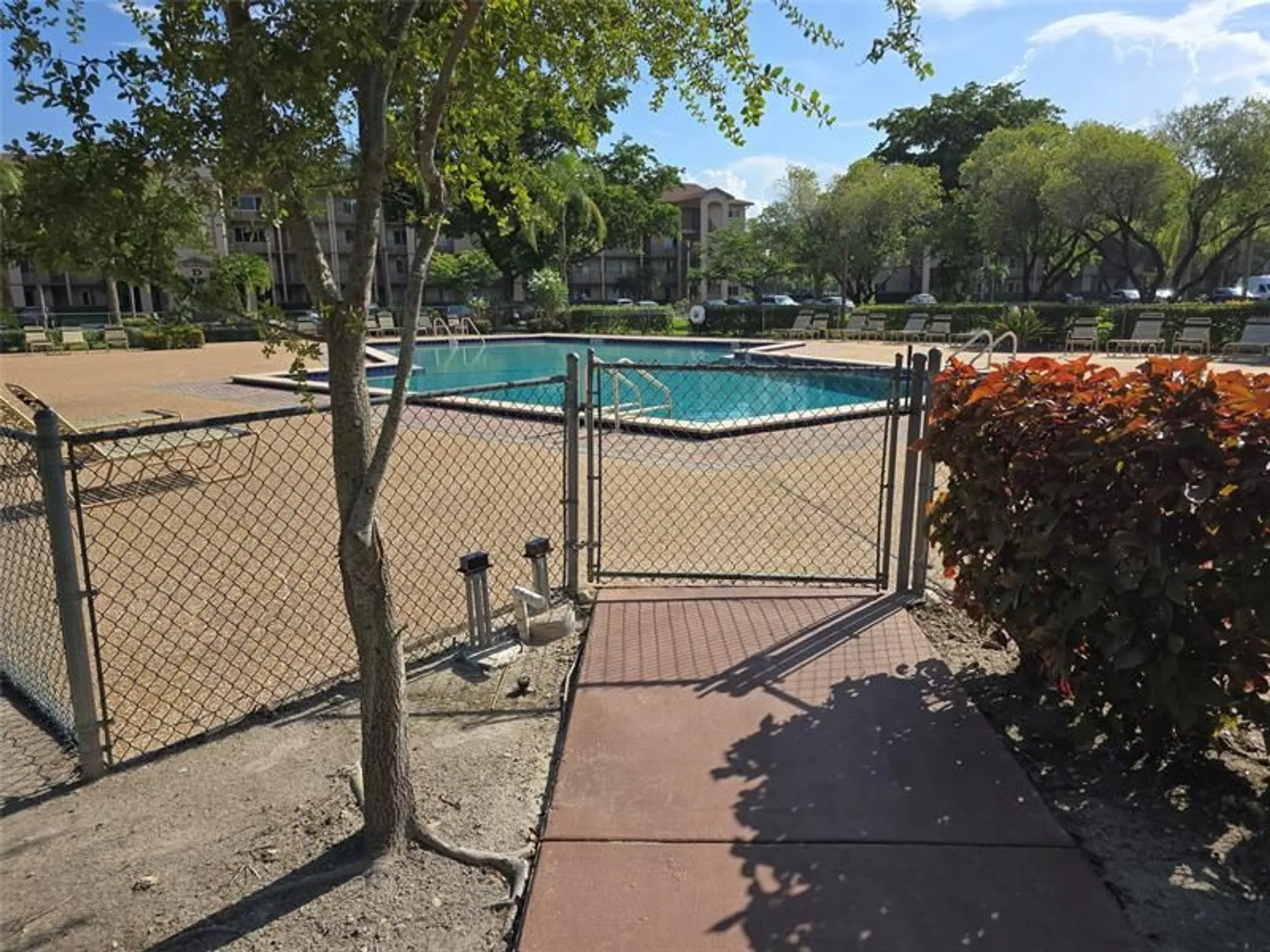 Property Slideshow image 21 of 40 | 1200 sw 137th ave 312e, Pembroke Pines, FL, 33027