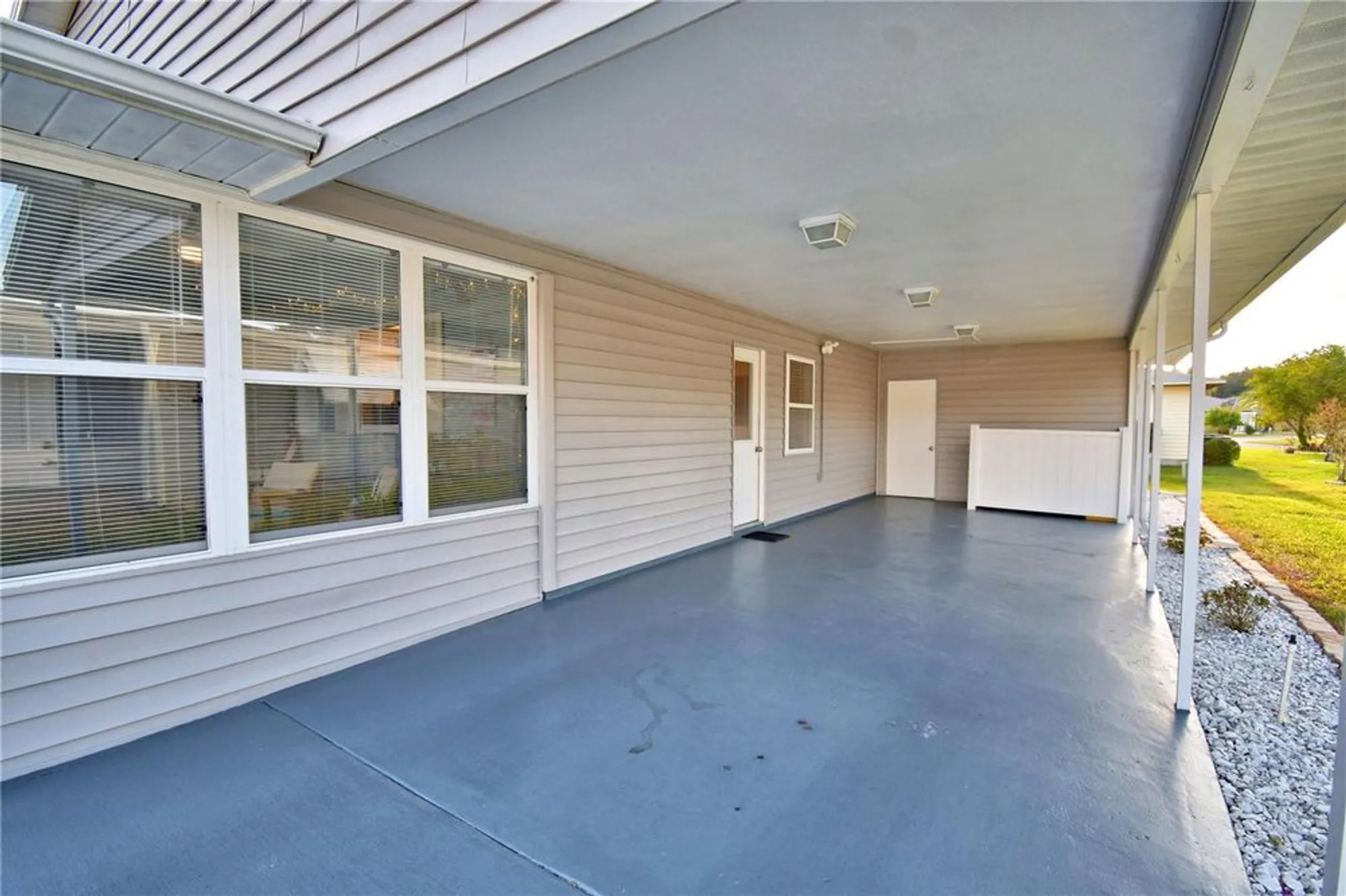 Property Slideshow image 5 of 60 | 4823 colonnades cir, Lakeland, FL, 33811