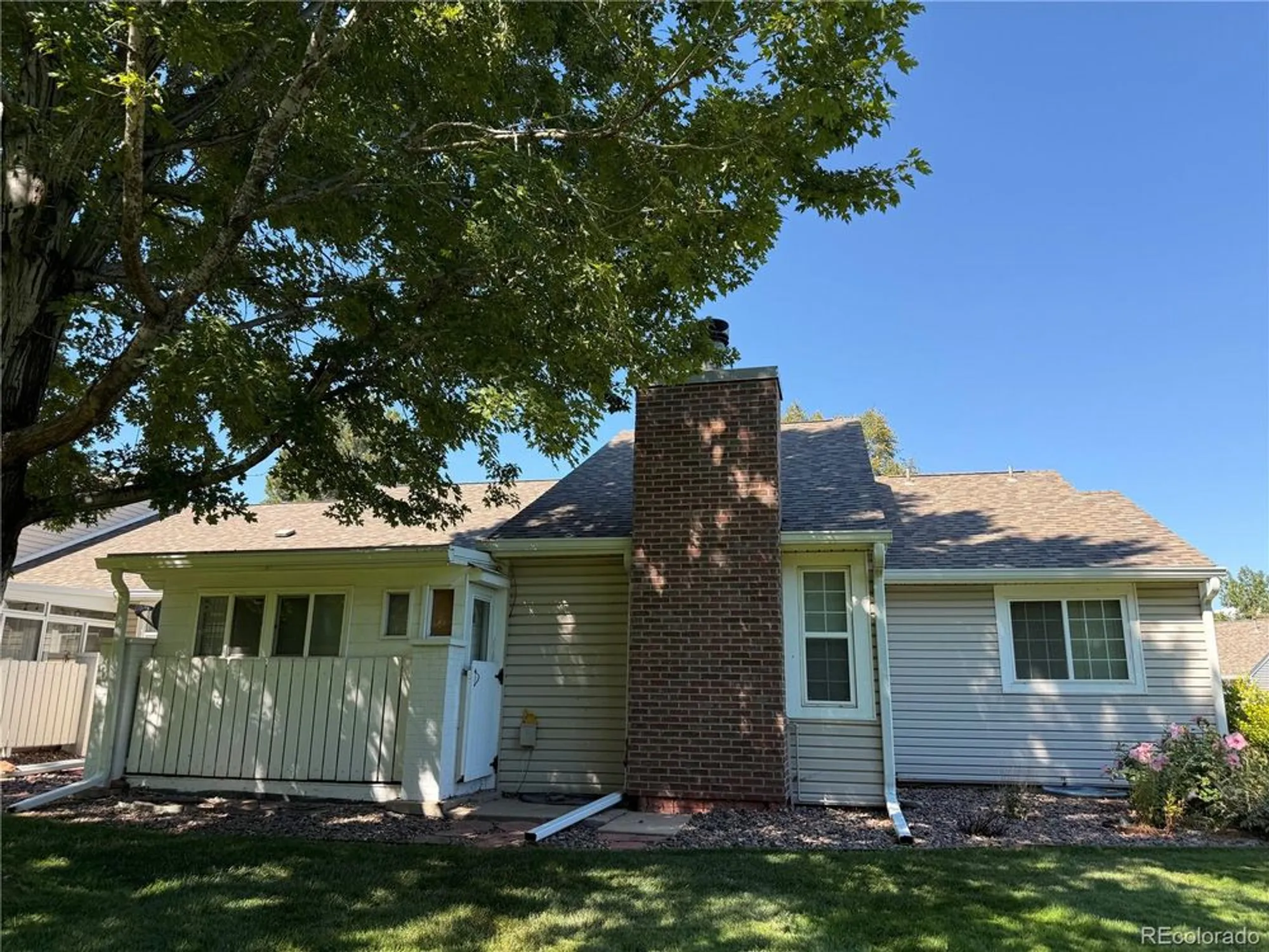 Property Slideshow image 4 of 28 | 13922 e linvale pl, Aurora, CO, 80014