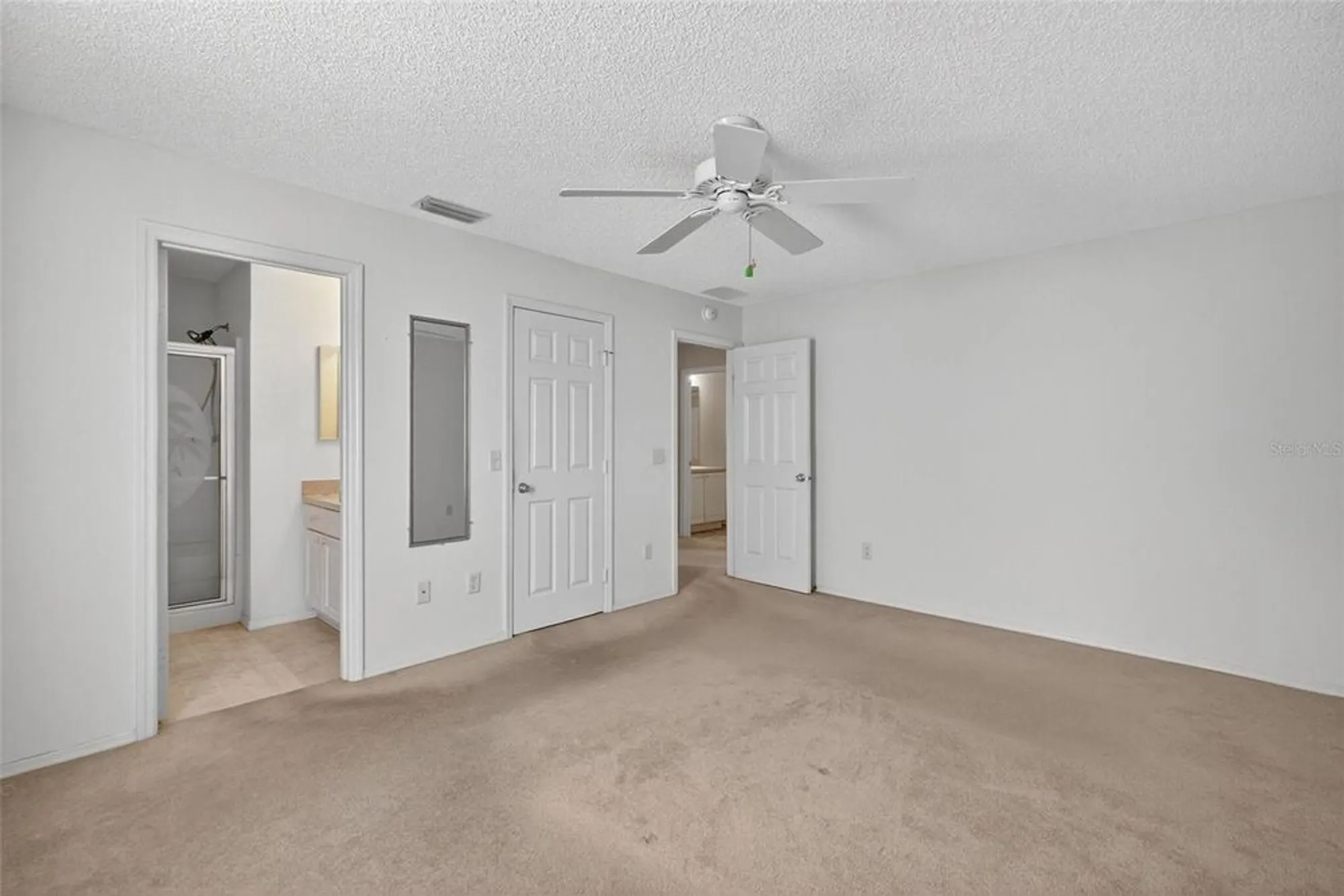 Property Slideshow image 17 of 35 | 2475 laurel bay ln, The Villages, FL, 32162