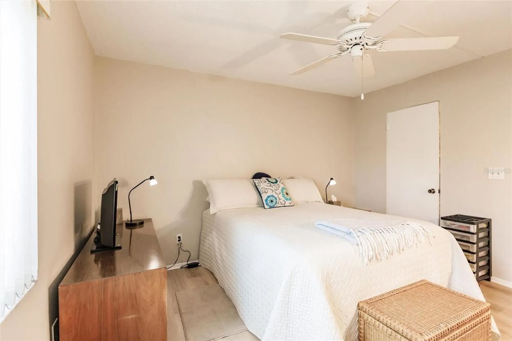Property Slideshow image 13 of 42 | 3540 hispania pl 214, Sarasota, FL, 34232