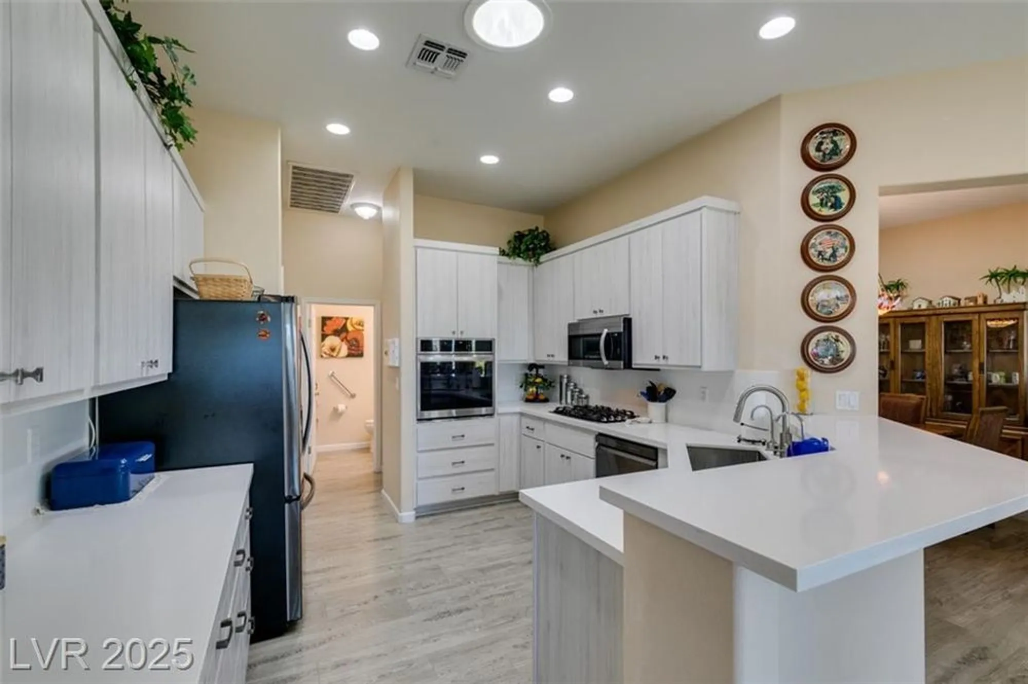 Property Slideshow image 12 of 32 | 2022 high mesa dr, Henderson, NV, 89012