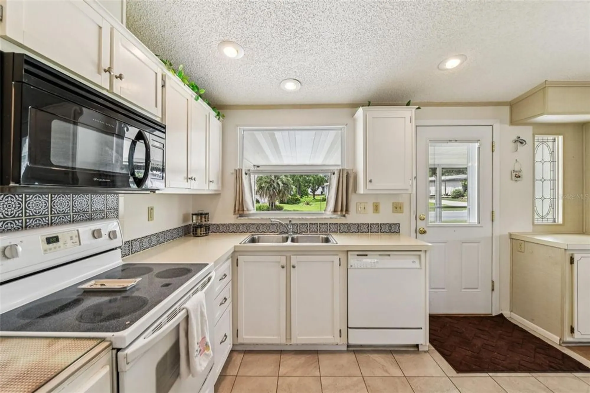 Property Slideshow image 11 of 58 | 1802 petunia ln, The Villages, FL, 32159