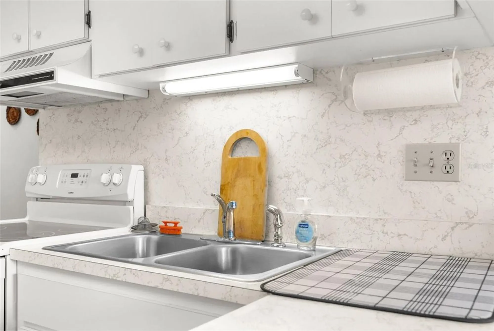 Property Slideshow image 12 of 43 | 4424 pelorus dr, New Port Richey, FL, 34652