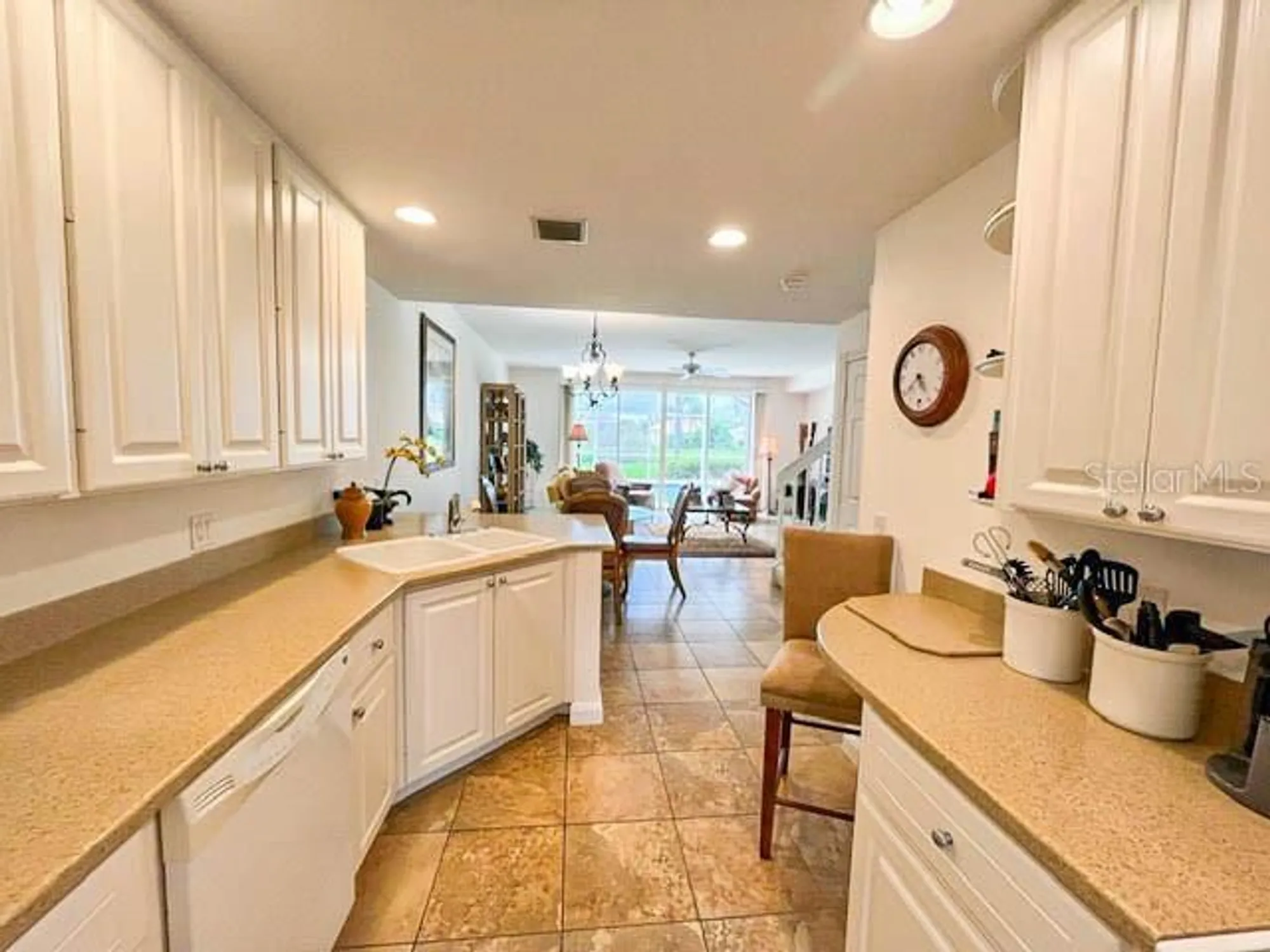 Property Slideshow image 18 of 54 | 1707 burgos dr, Sarasota, FL, 34238