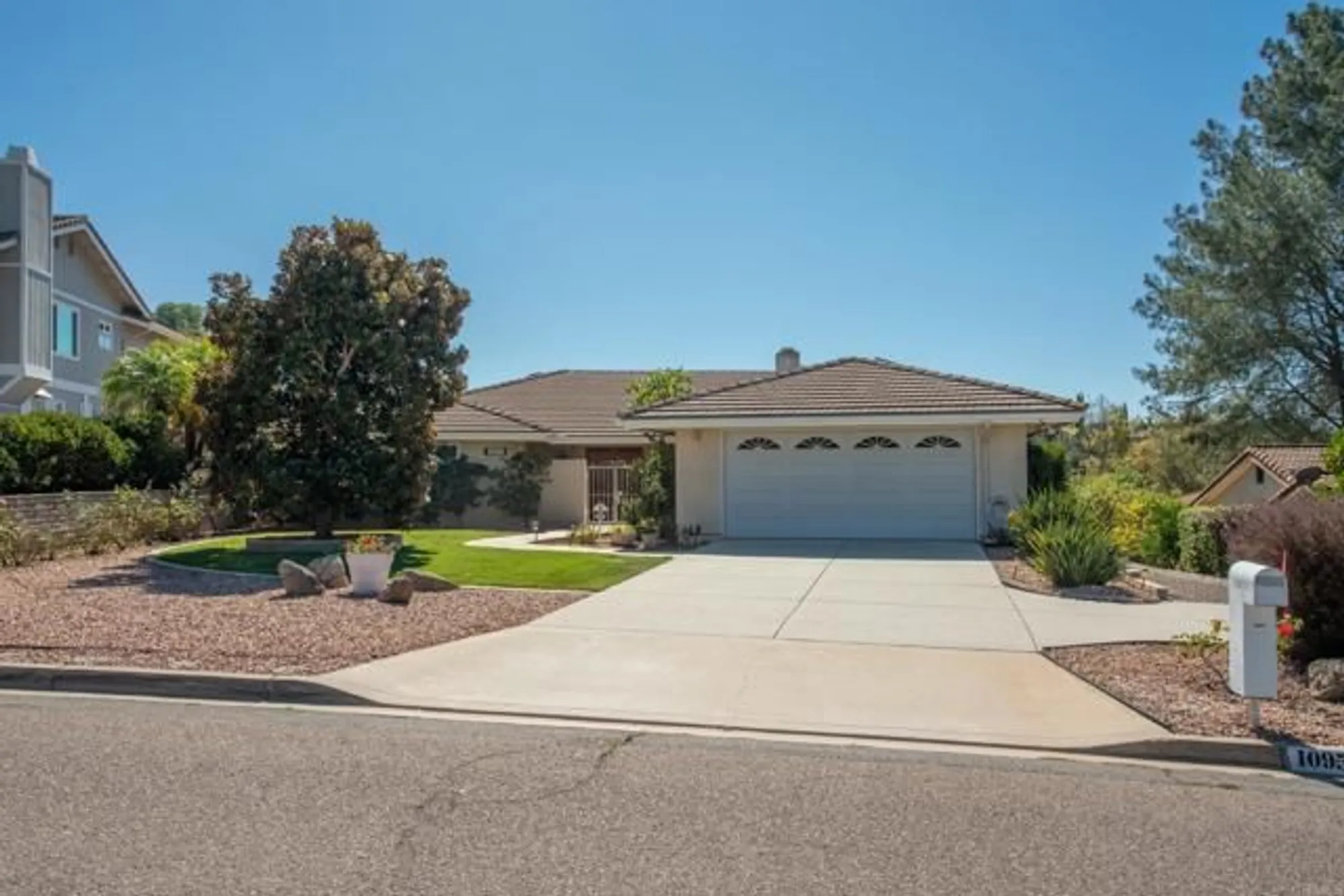 Property Slideshow image 2 of 55 | 10951 rim rd, Escondido, CA, 92026