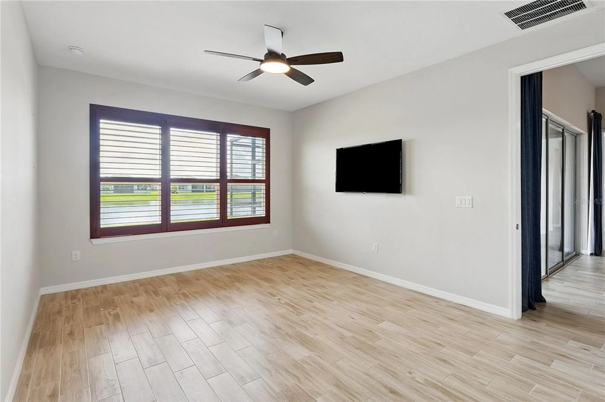 Property Slideshow image 15 of 37 | 142 olympus way, Kissimmee, FL, 34759