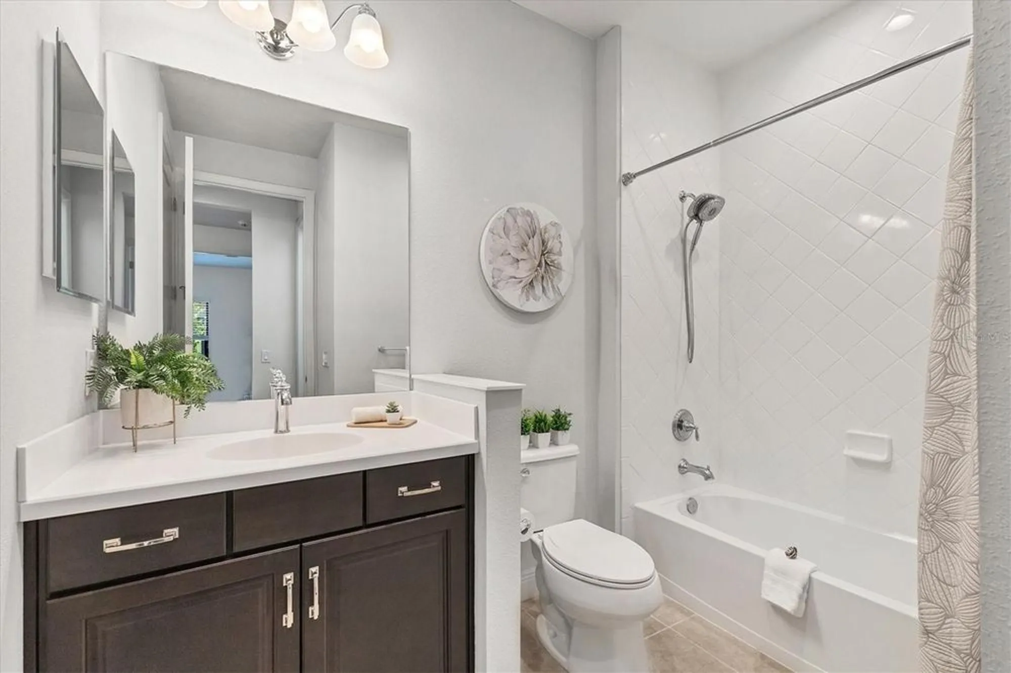 Property Slideshow image 23 of 55 | 21649 avon park ct, Venice, FL, 34293