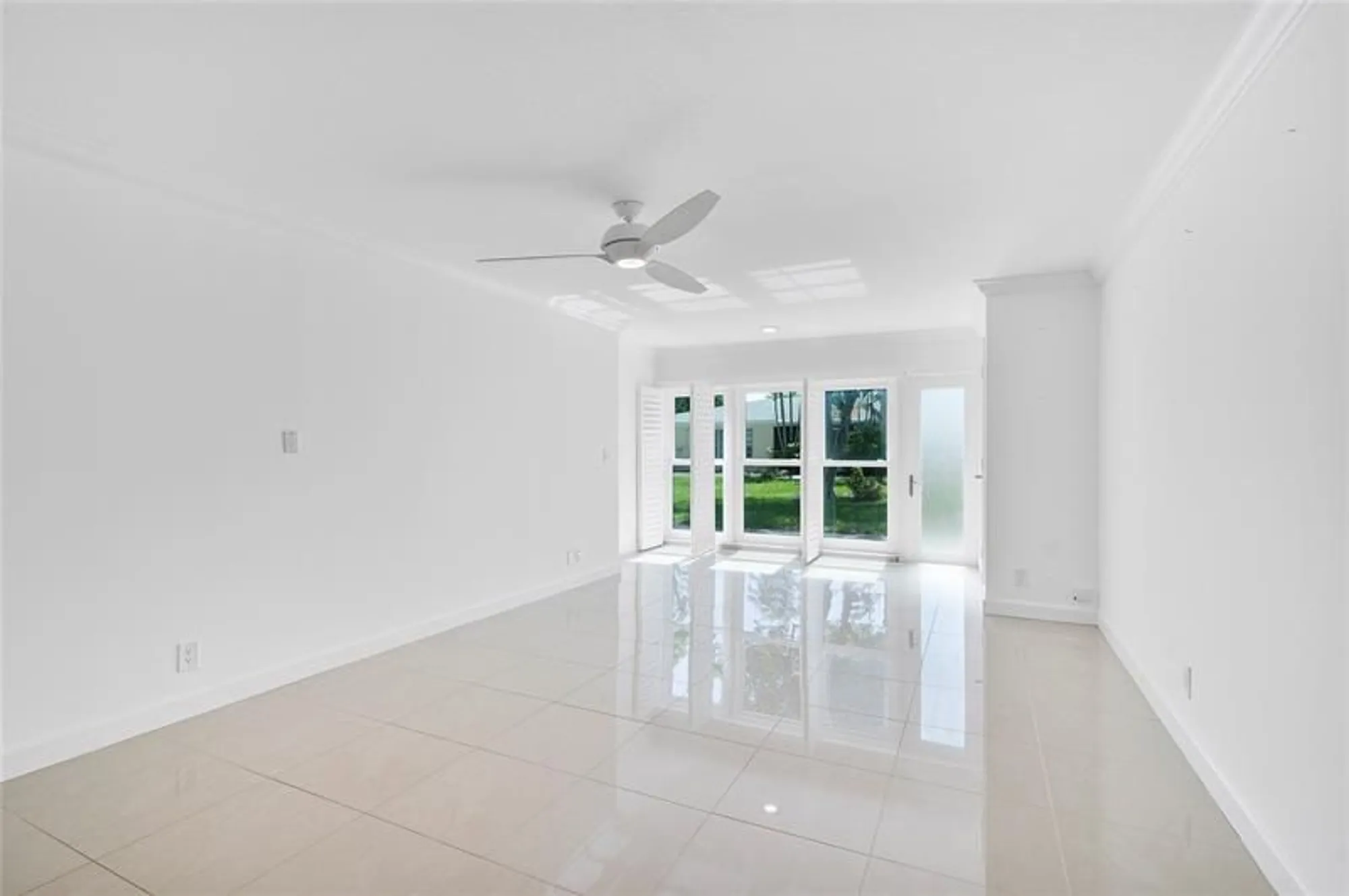 Property Slideshow image 8 of 20 | 13840 via flora a, Delray Beach, FL, 33484