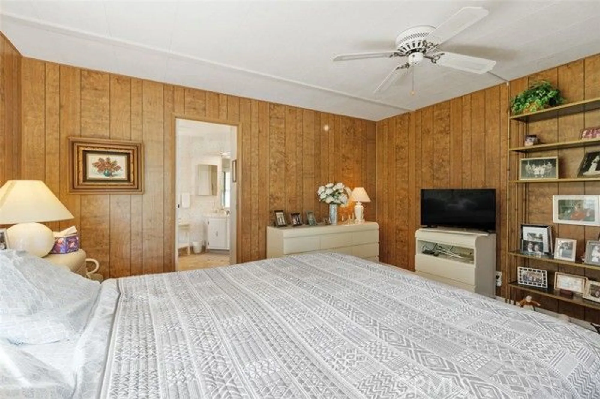 Property Slideshow image 26 of 36 | 38230 calle arrebol, Murrieta, CA, 92563