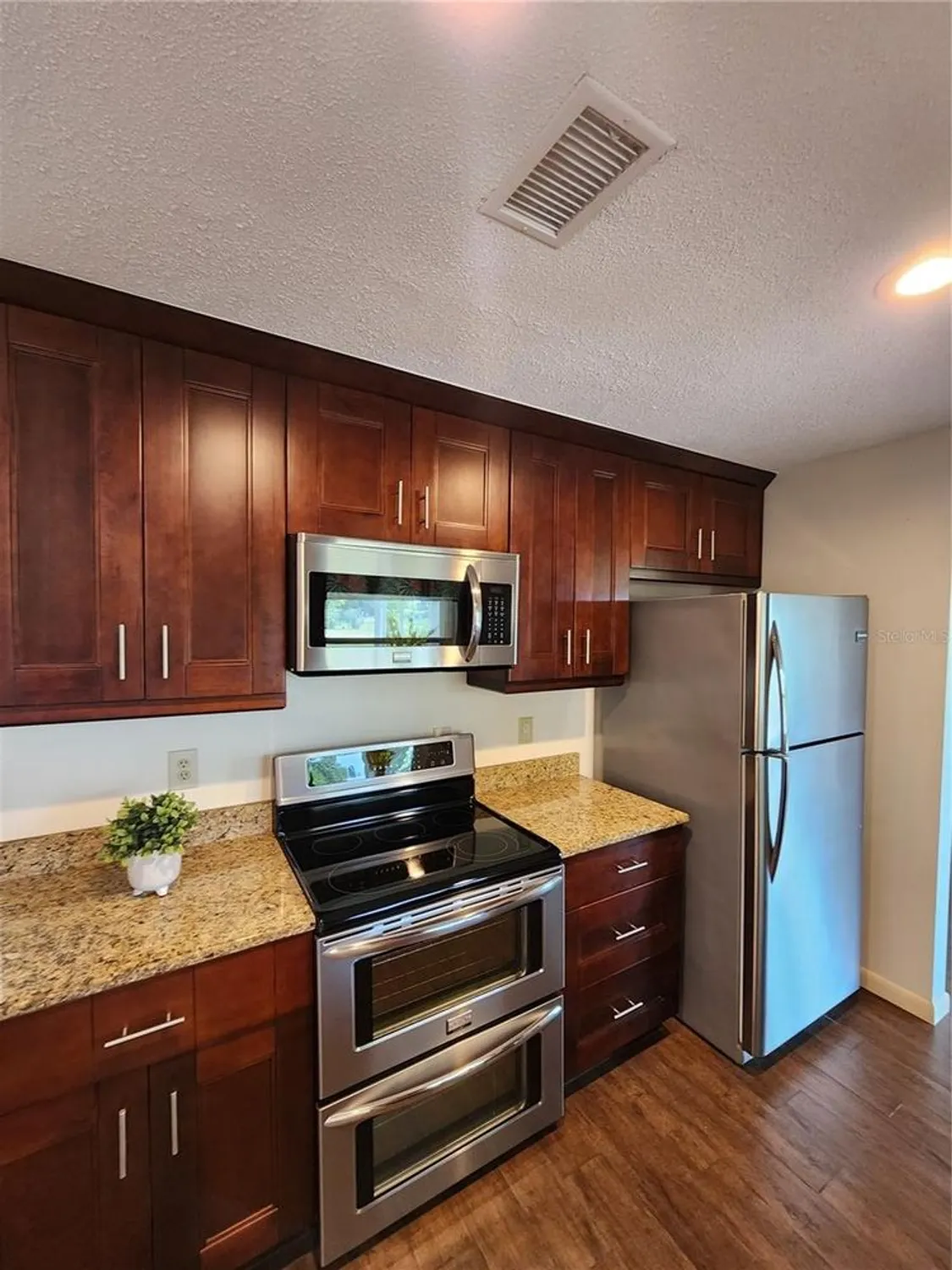Property Slideshow image 8 of 37 | 9926 40th st, Pinellas Park, FL, 33782