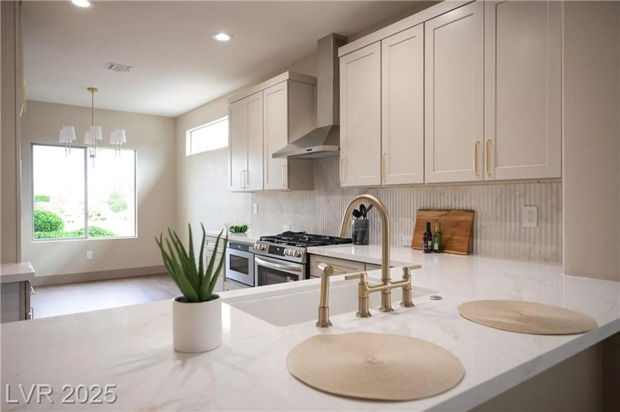 Property Slideshow image 6 of 27 | 1977 high mesa dr, Henderson, NV, 89012