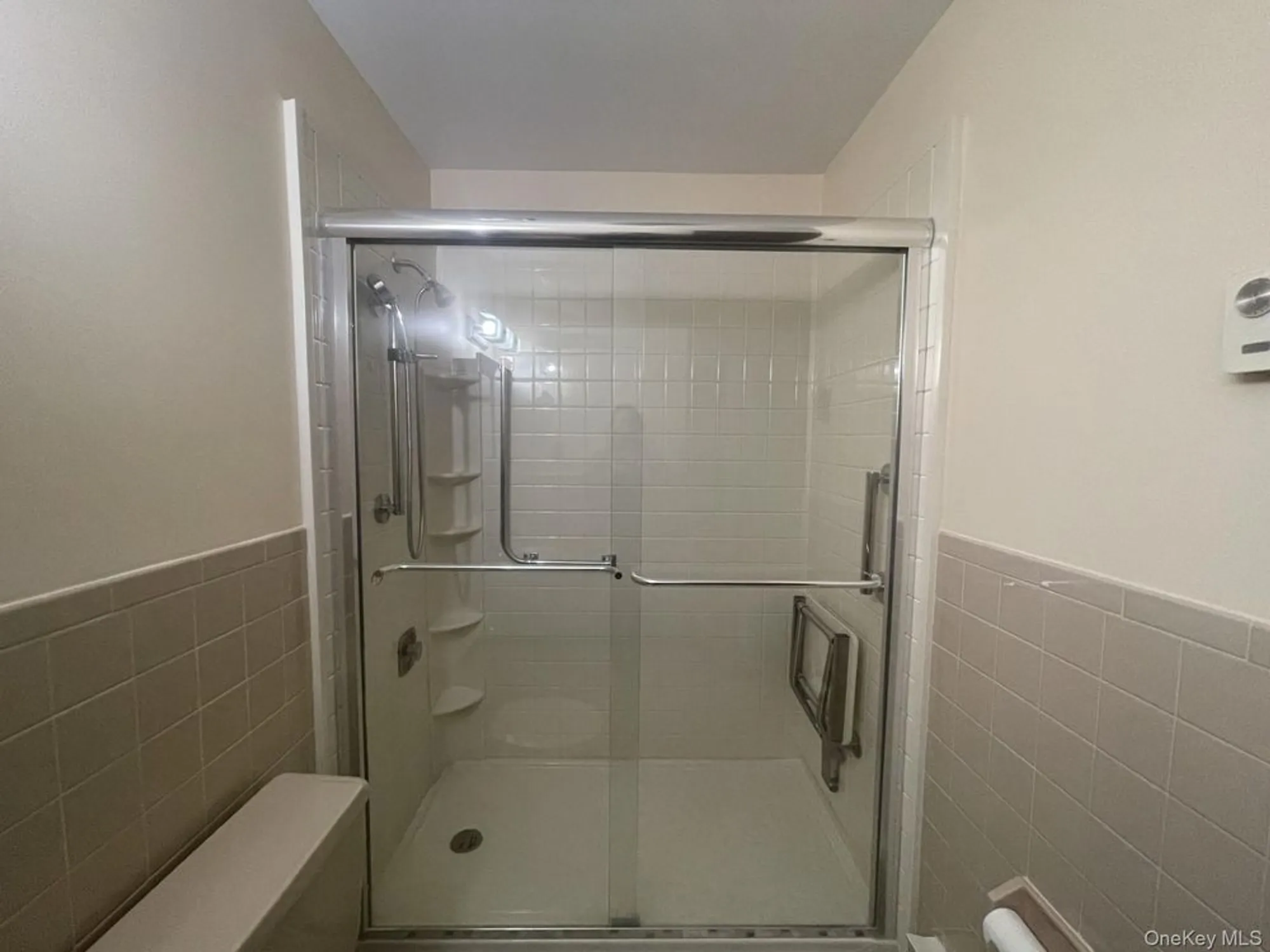 Property Slideshow image 9 of 18 | 323 brownfield dr, Ridge, NY, 11961