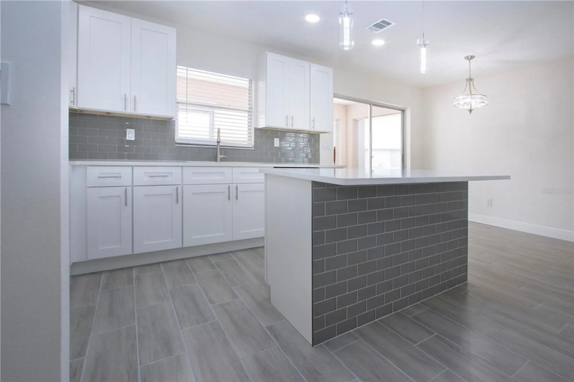 Property Slideshow image 21 of 72 | 1906 canterbury ln 20, Sun City Center, FL, 33573