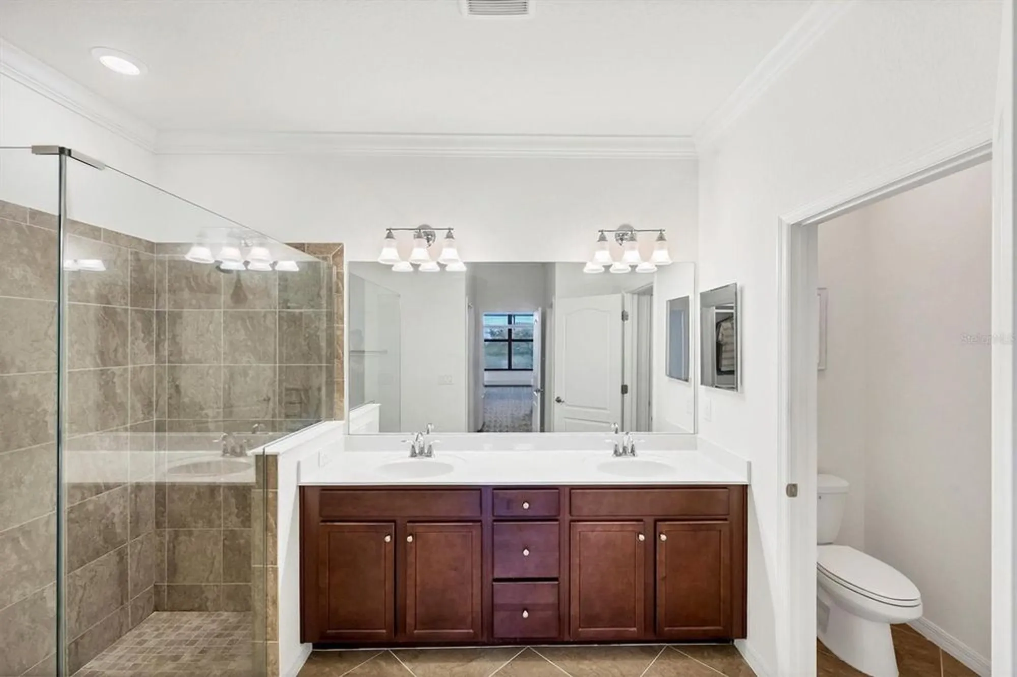 Property Slideshow image 45 of 100 | 10061 cozy grove dr, Venice, FL, 34293