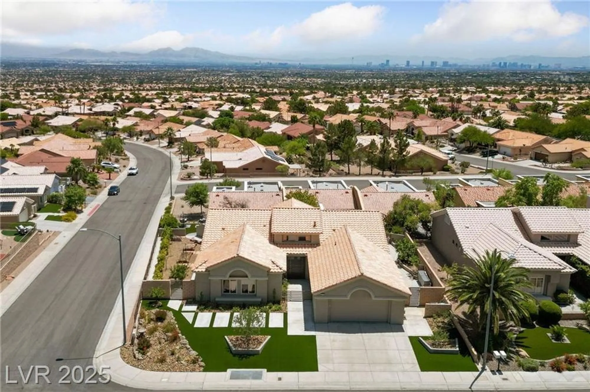 Property Slideshow image 63 of 69 | 2616 faiss dr, Las Vegas, NV, 89134