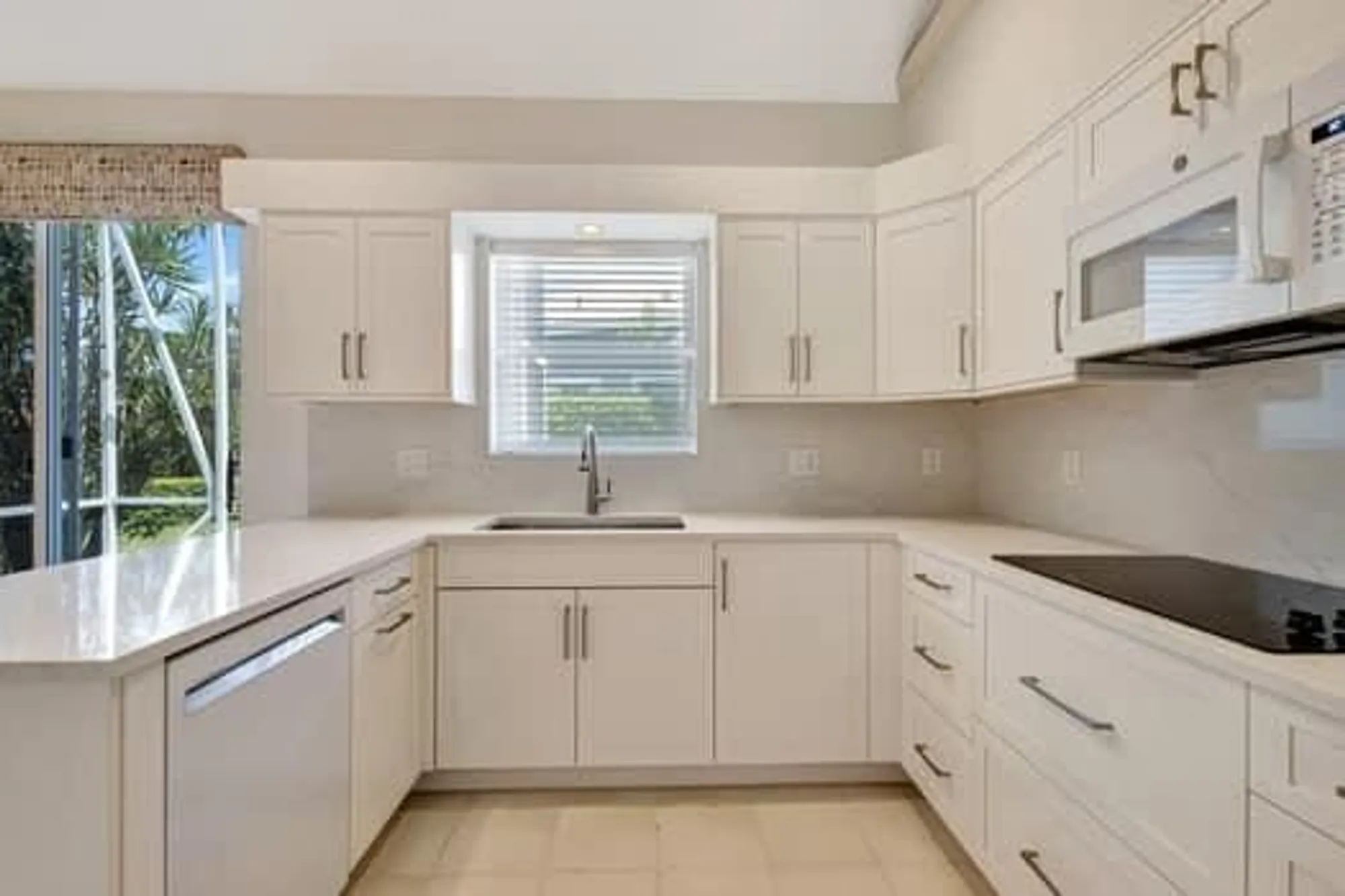 Property Slideshow image 16 of 55 | 11917 fountainside cir, Boynton Beach, FL, 33437