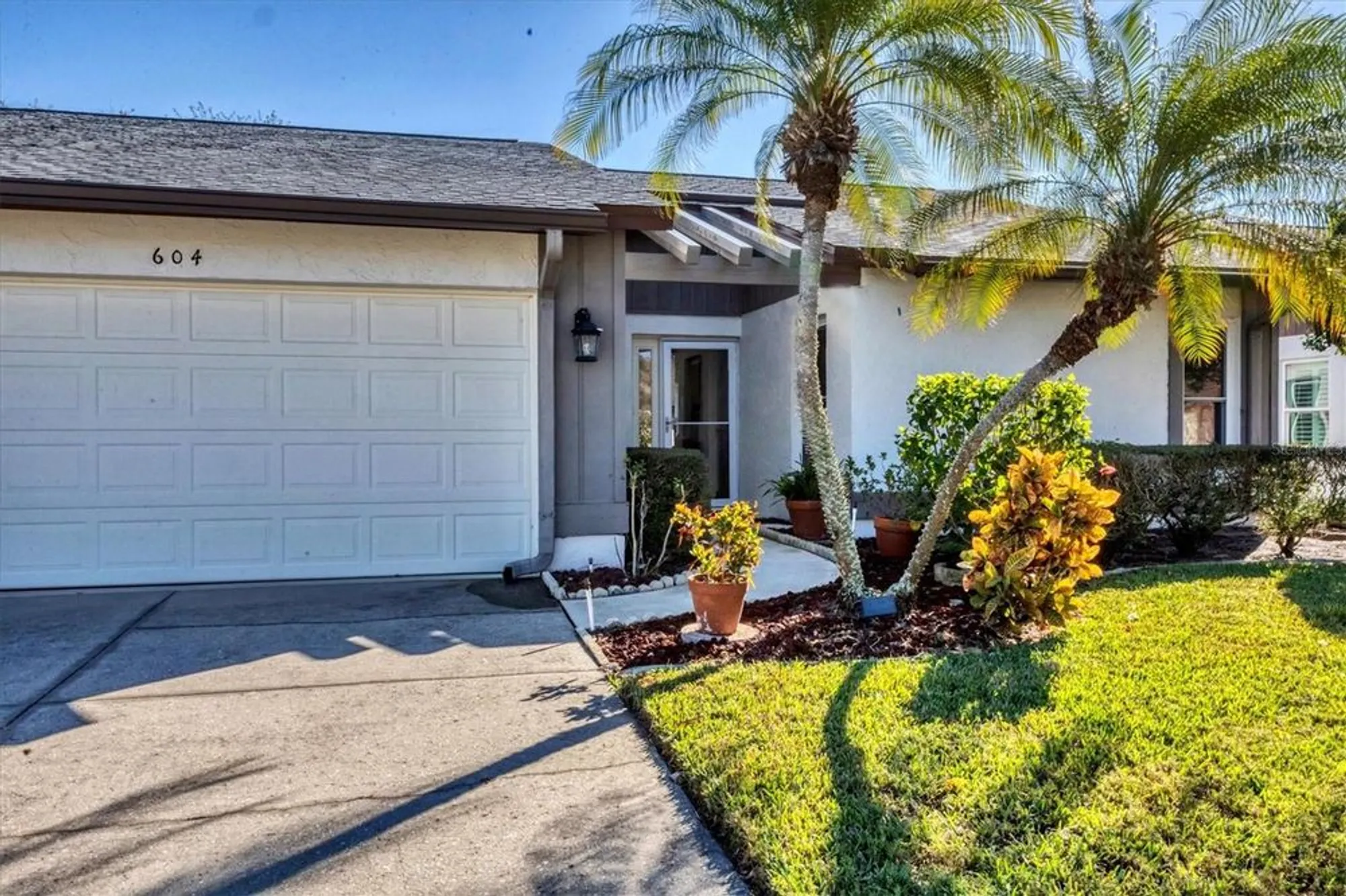 Property Slideshow image 6 of 50 | 604 chestnut ln, Englewood, FL, 34223