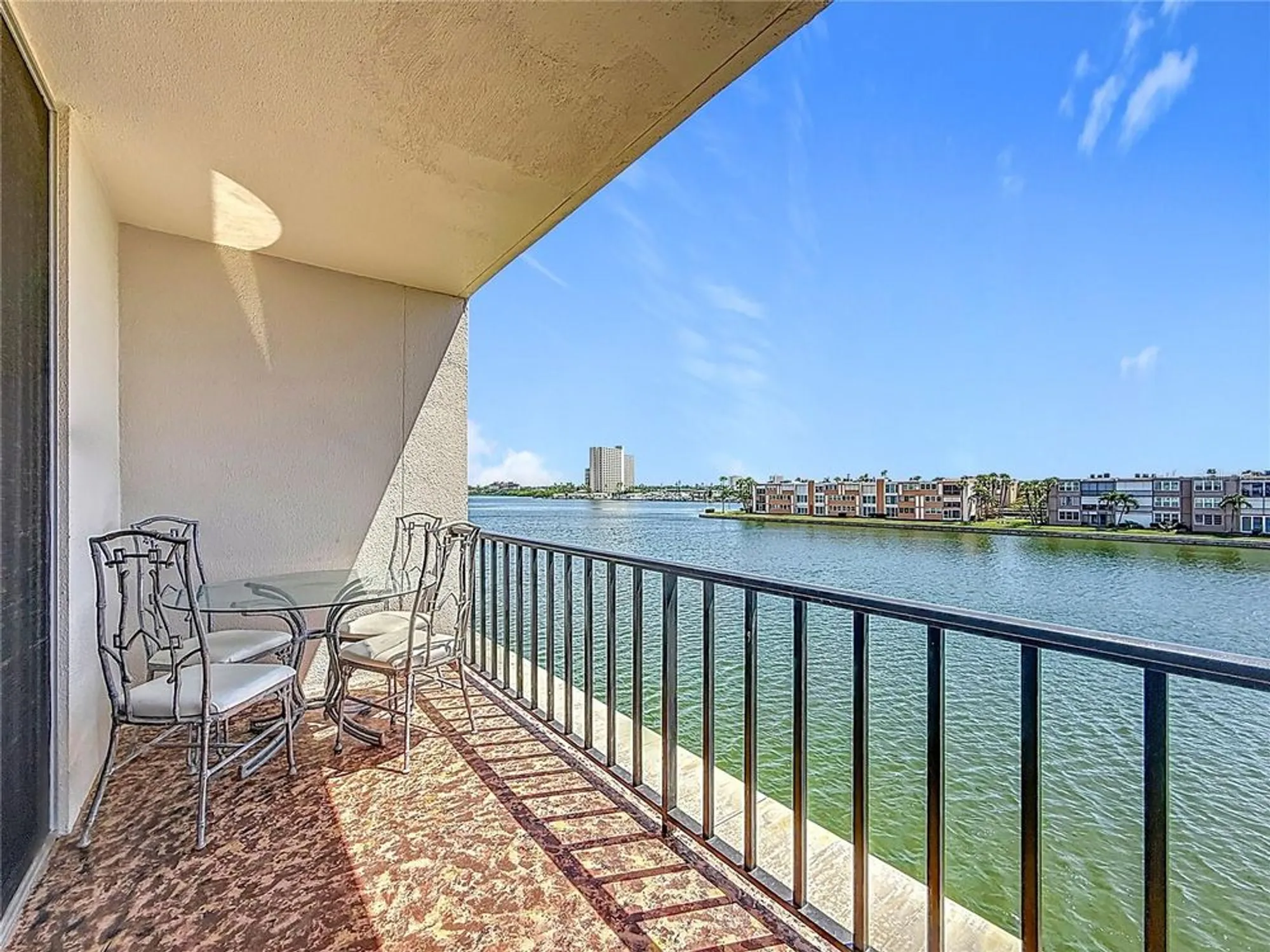 Property Slideshow image 1 of 62 | 7625 sun island dr 307, South Pasadena, FL, 33707