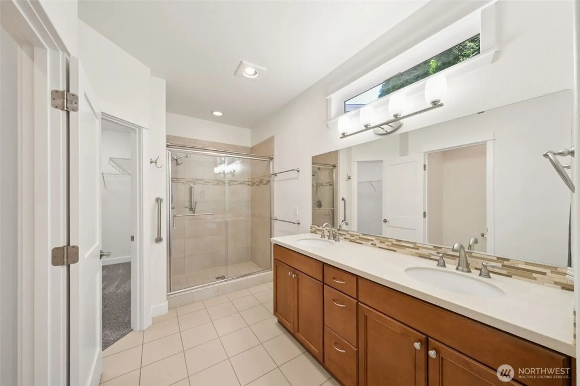 Property Slideshow image 25 of 35 | 14714 knoll park ct, Bonney Lake, WA, 98391