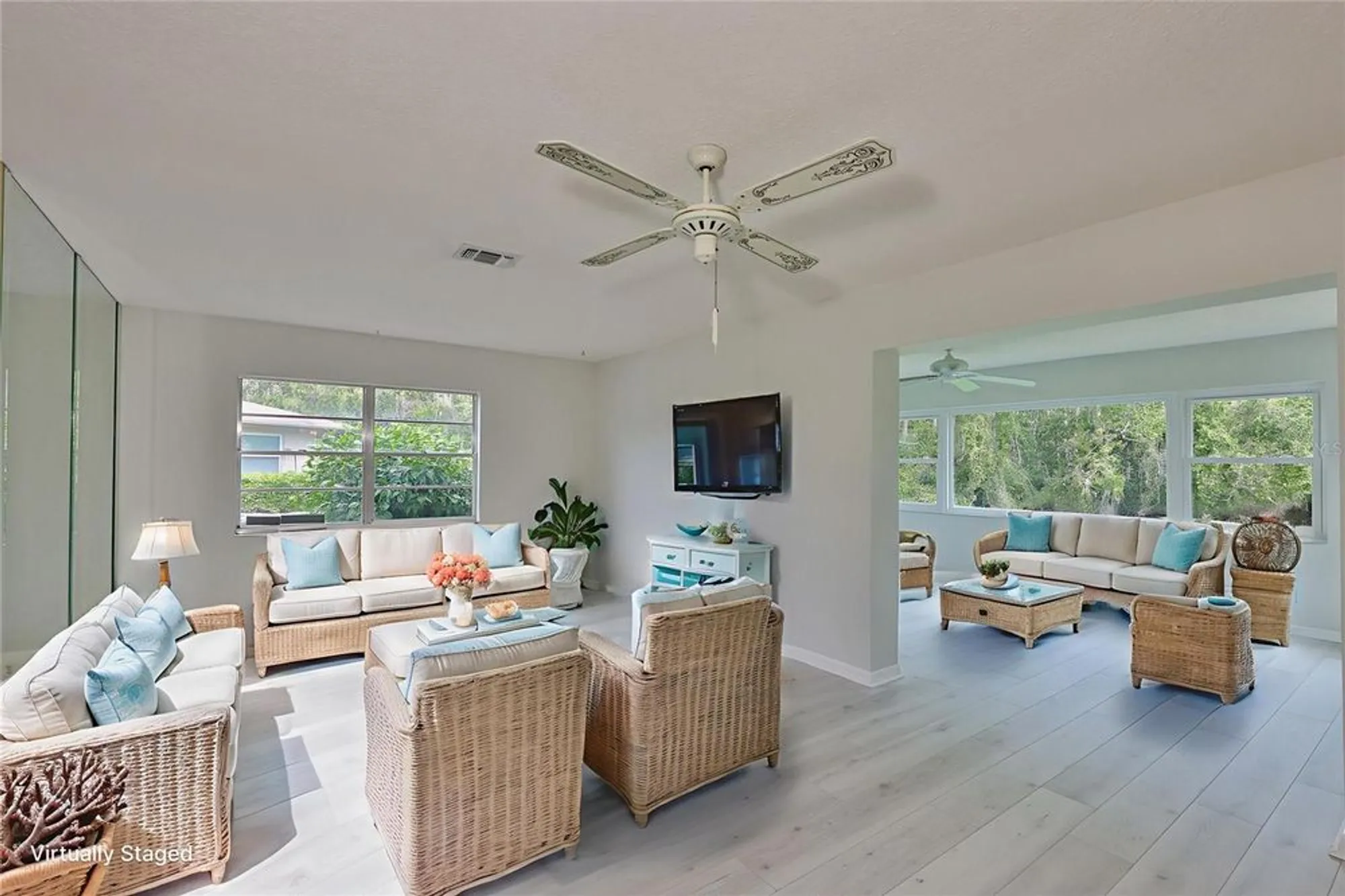 Property Slideshow image 5 of 45 | 2026 hawkhurst cir, Sun City Center, FL, 33573