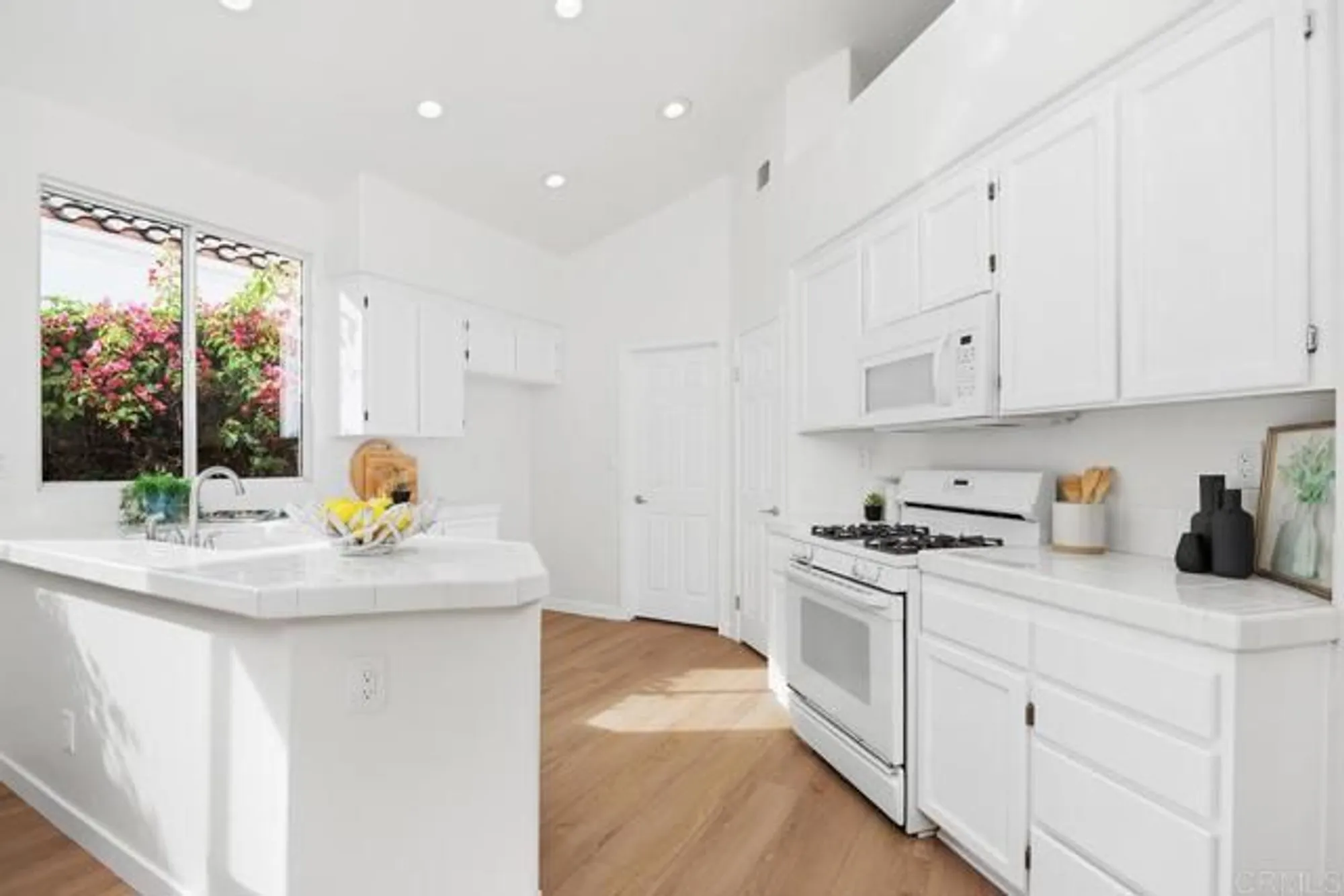 Property Slideshow image 14 of 52 | 4888 thebes way, Oceanside, CA, 92056