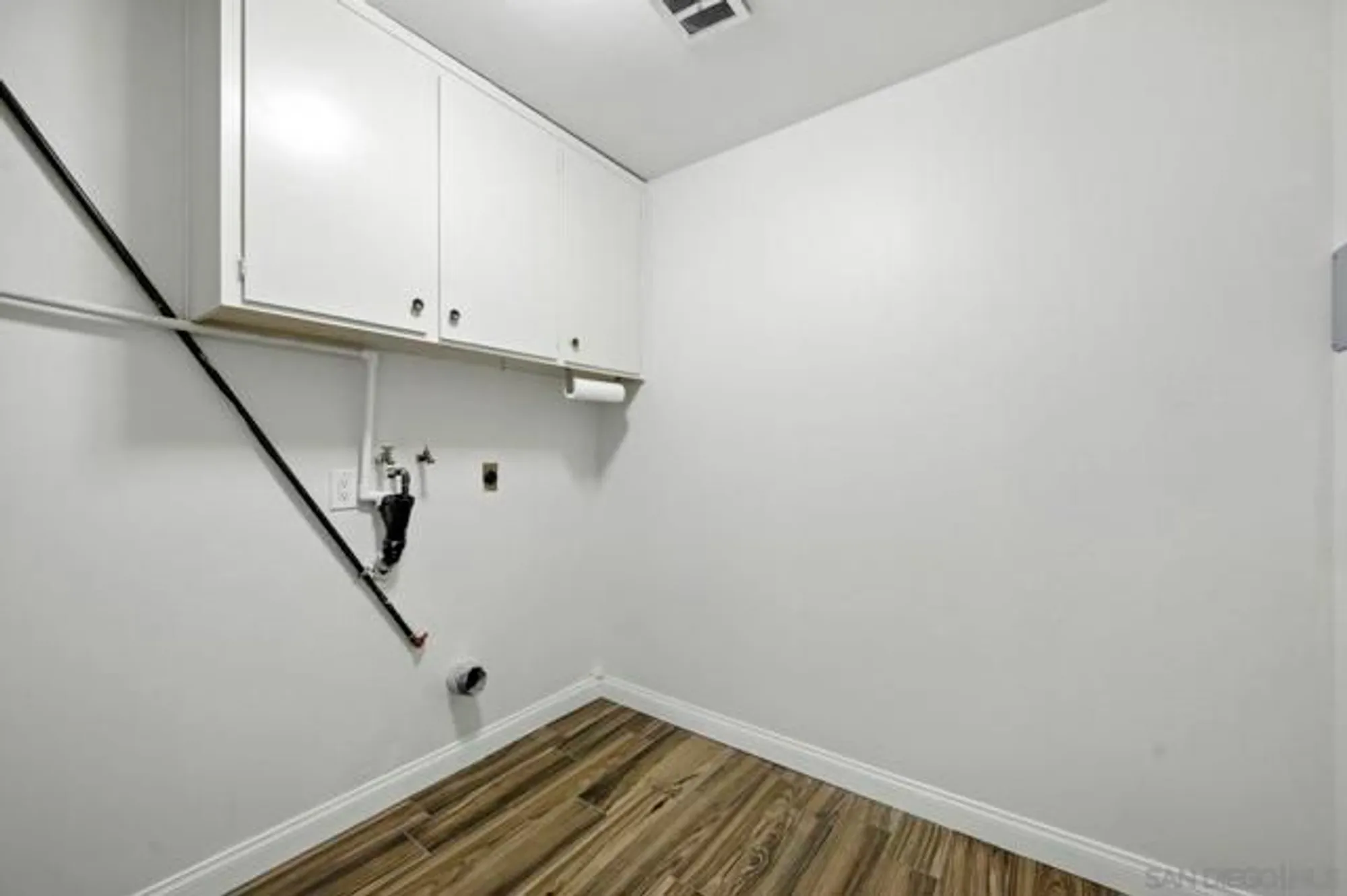 Property Slideshow image 26 of 35 | 16660 roca dr, San Diego, CA, 92128