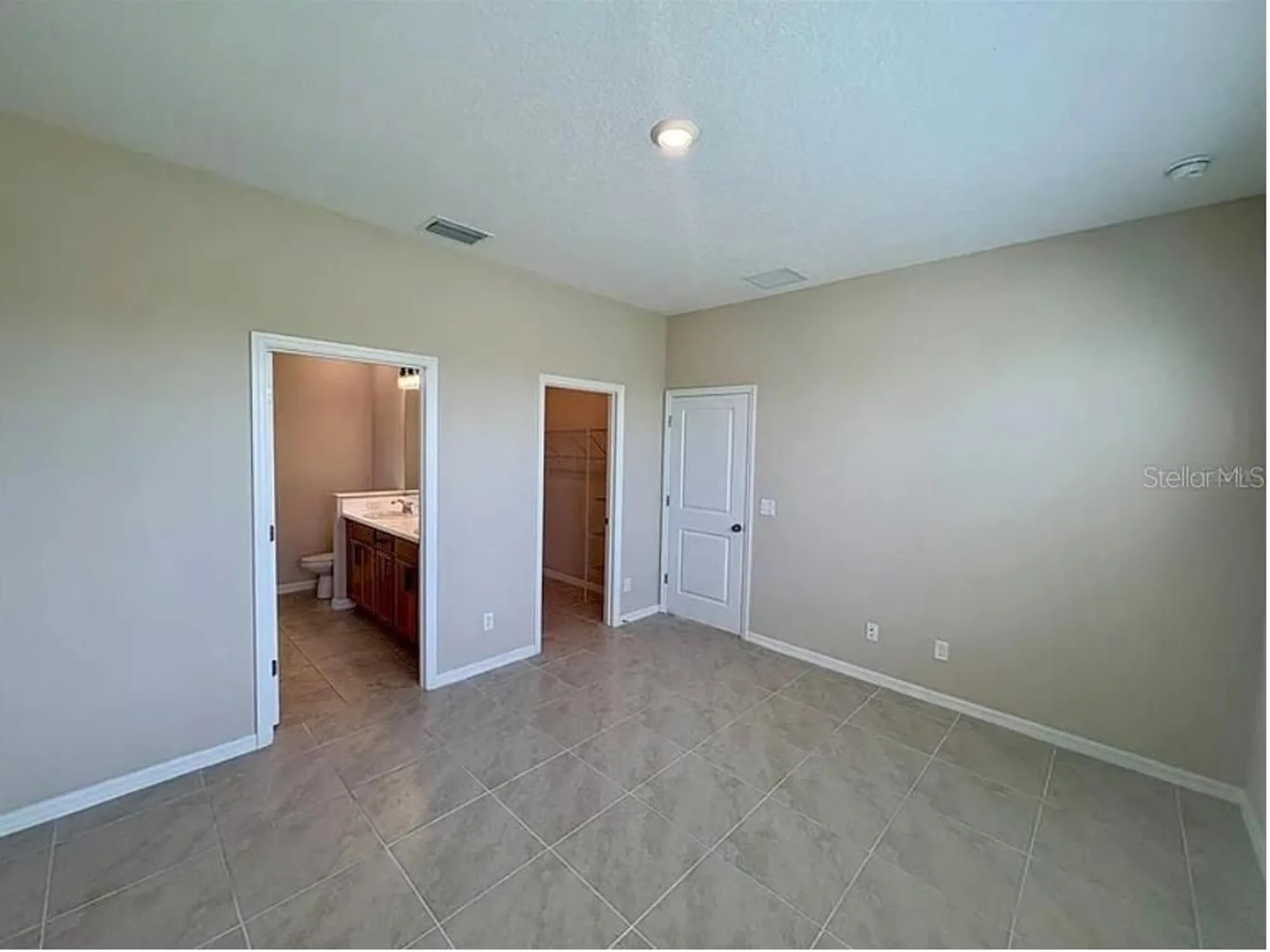 Property Slideshow image 19 of 27 | 16439 paynes mill dr, Bradenton, FL, 34211