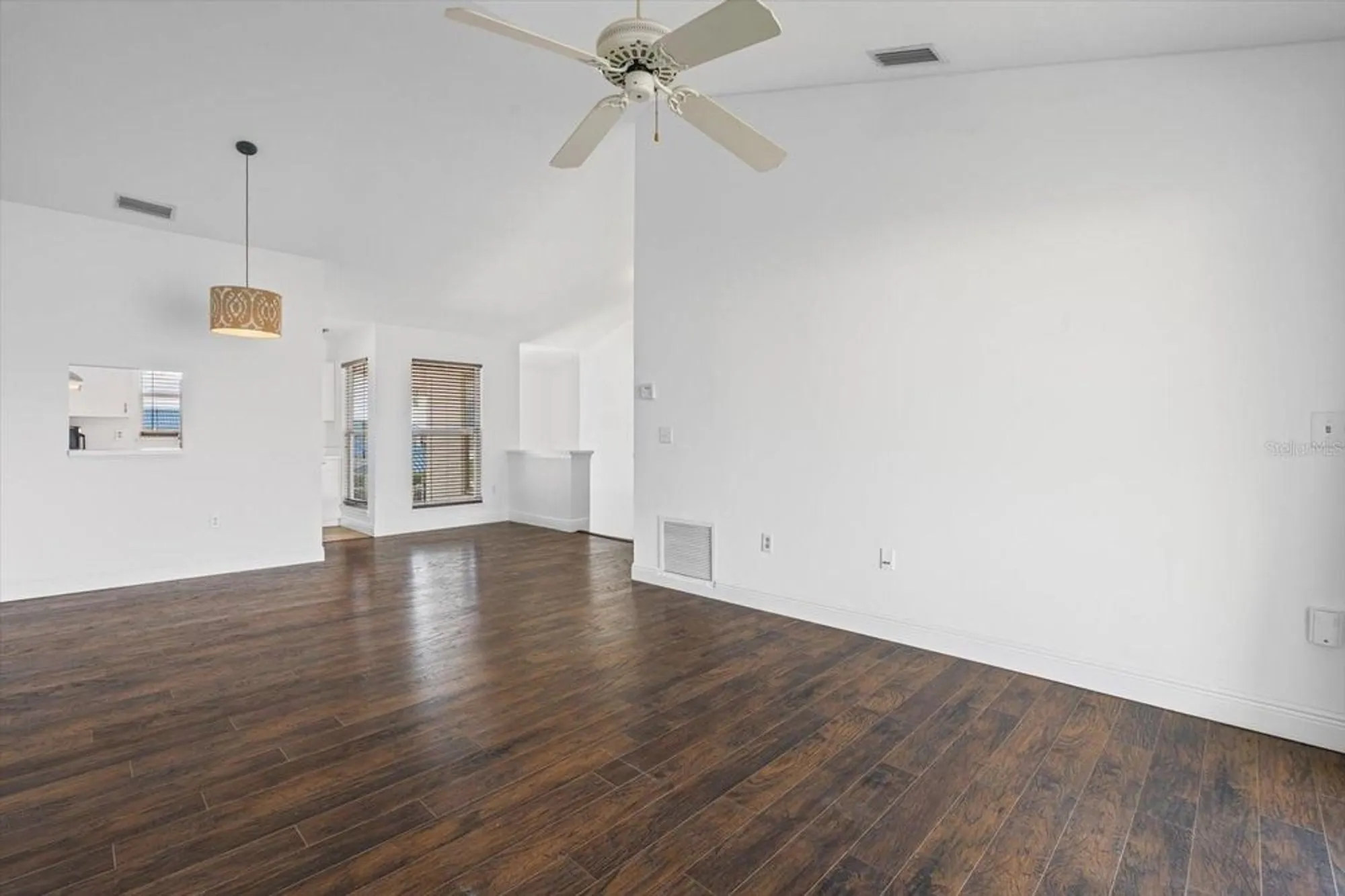 Property Slideshow image 18 of 65 | 970 sandpiper cir # 970, Bradenton, FL, 34209